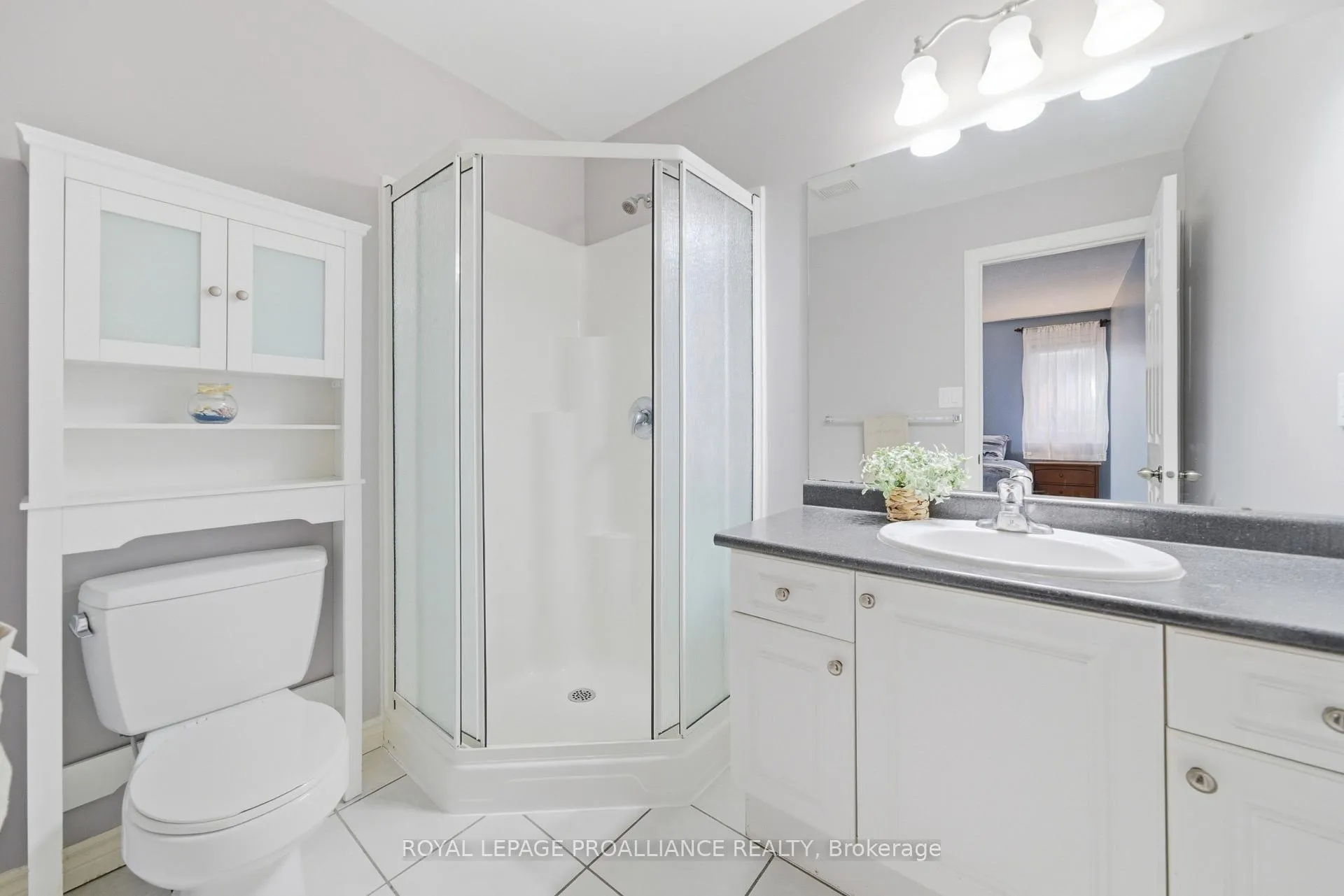Photo 18 of 29 Ridgeview Lane, Quinte West, Sidney Ward — HOMEH