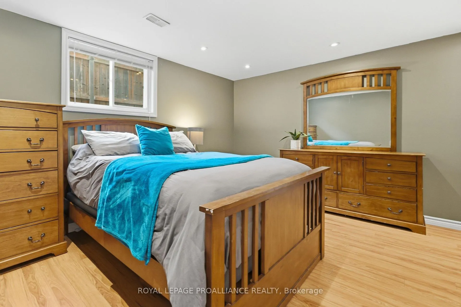Photo 33 of 29 Ridgeview Lane, Quinte West, Sidney Ward — HOMEH