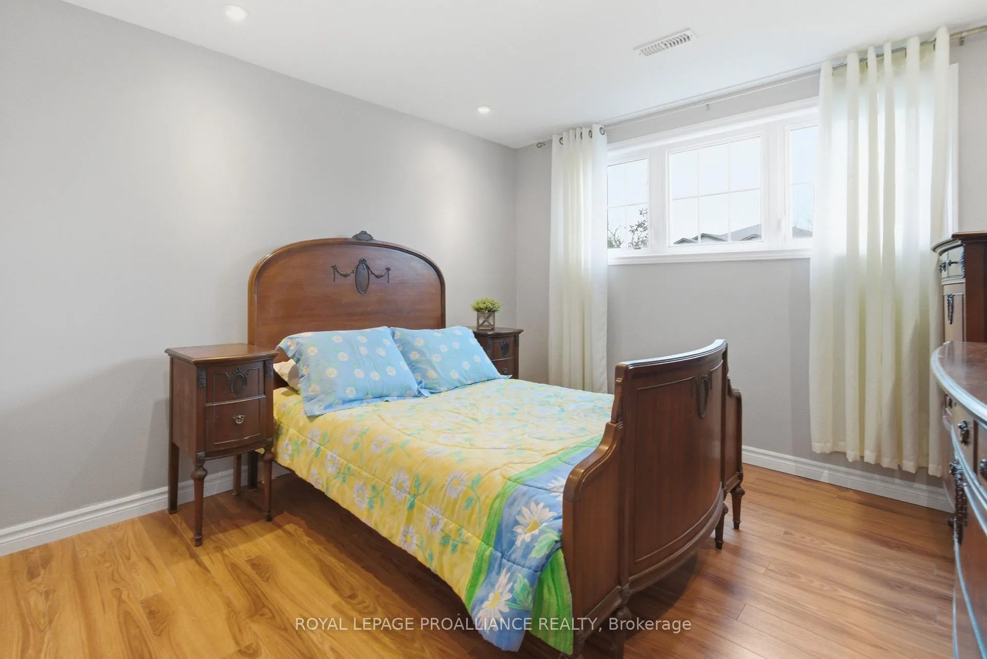 Photo 35 of 29 Ridgeview Lane, Quinte West, Sidney Ward — HOMEH