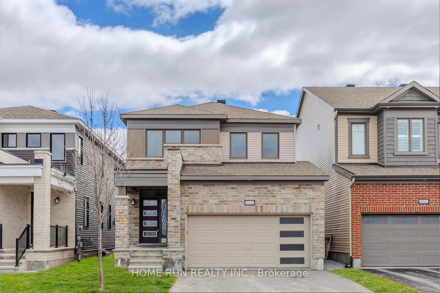 Front of 914 Rubicon Place