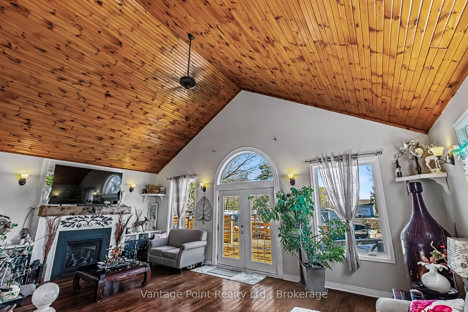 Photo 13 of 113 Glenwood Place, West Grey — HOMEH