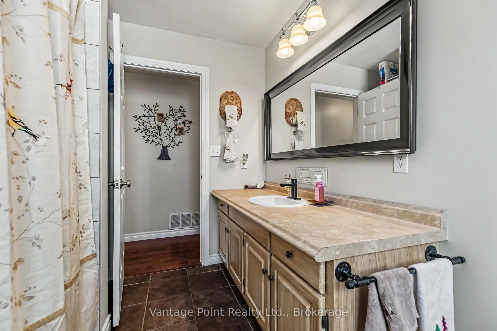 Photo 24 of 113 Glenwood Place, West Grey — HOMEH