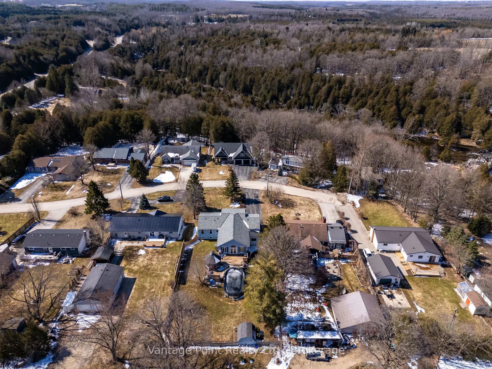 Photo 49 of 113 Glenwood Place, West Grey — HOMEH