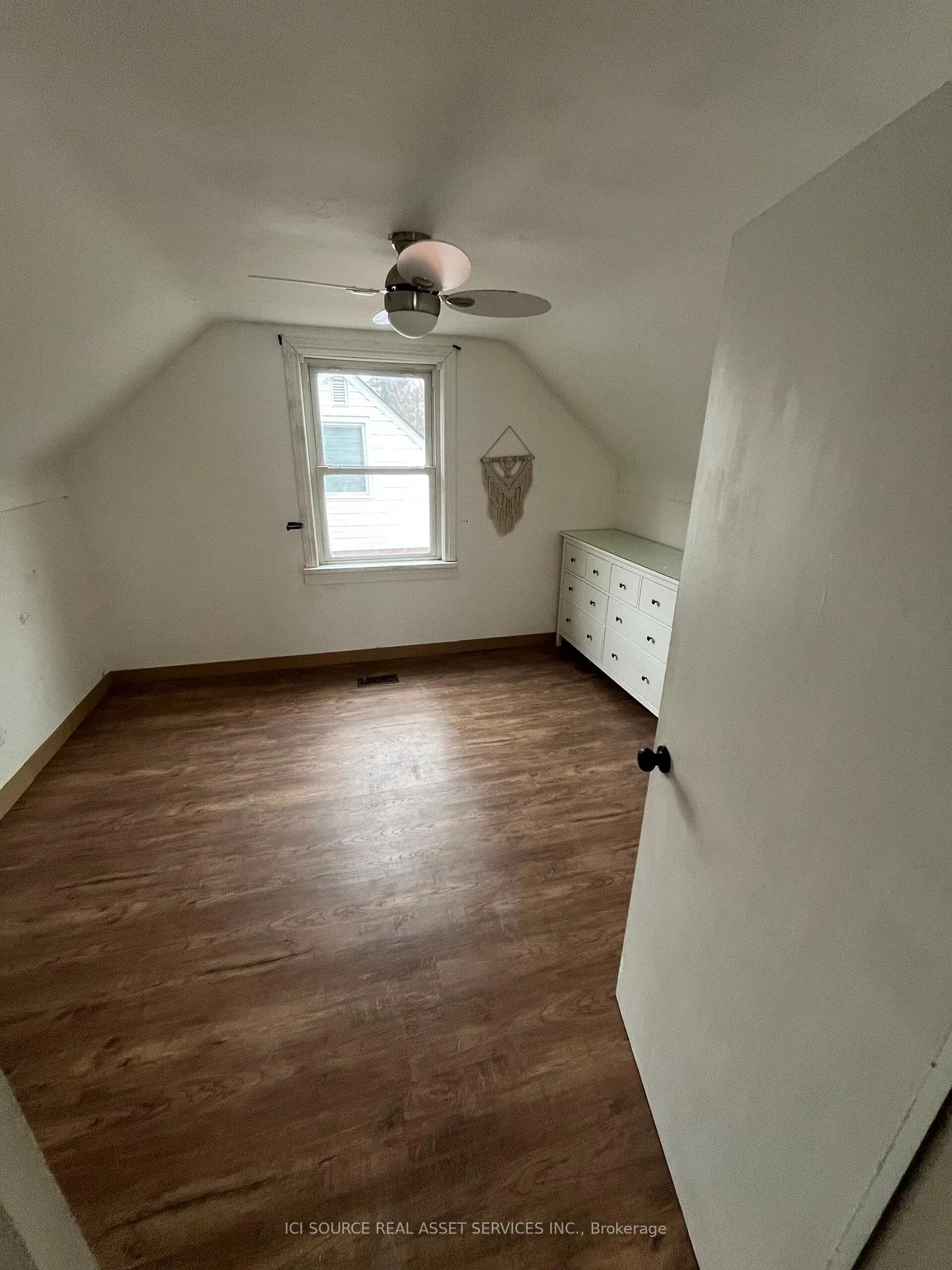 Photo 2 of 22 Mckay Road, Hamilton, Dundas — HOMEH