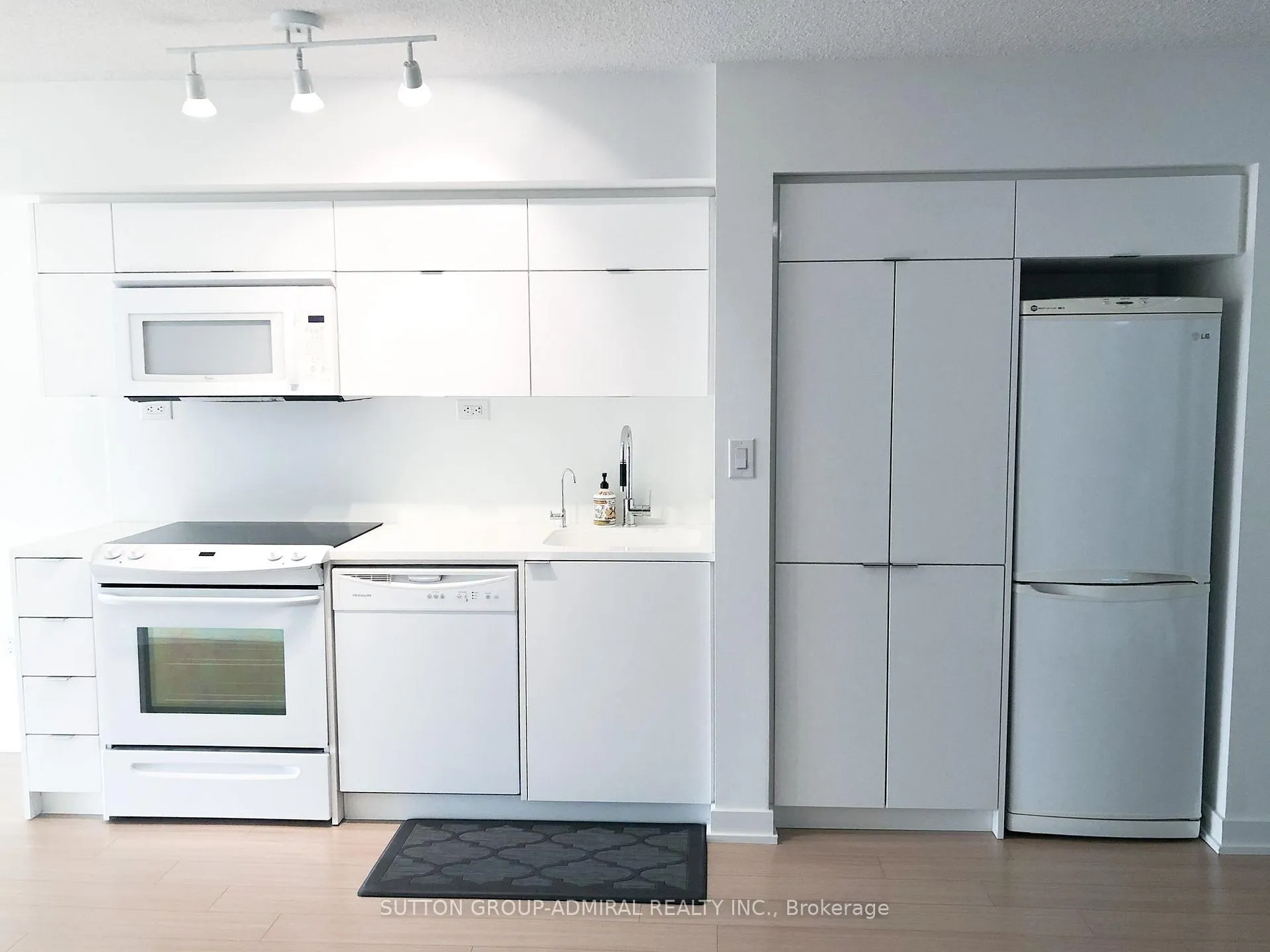 Photo 2 of Unit 820, 151 Dan Leckie Way, Toronto, Waterfront Communities — HOMEH
