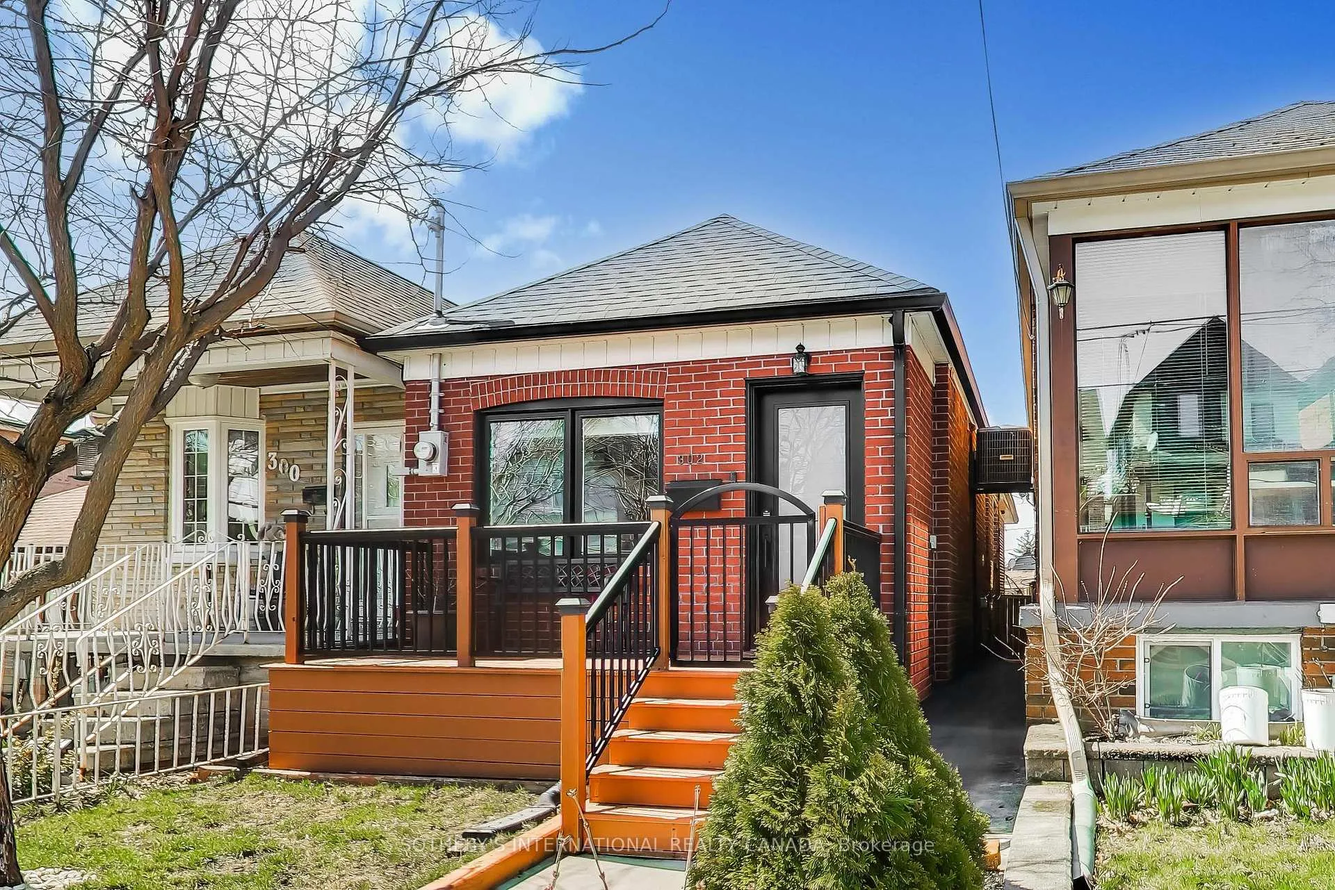 Photo 2 of 302 Boon Avenue, Toronto, Caledonia-Fairbank — HOMEH