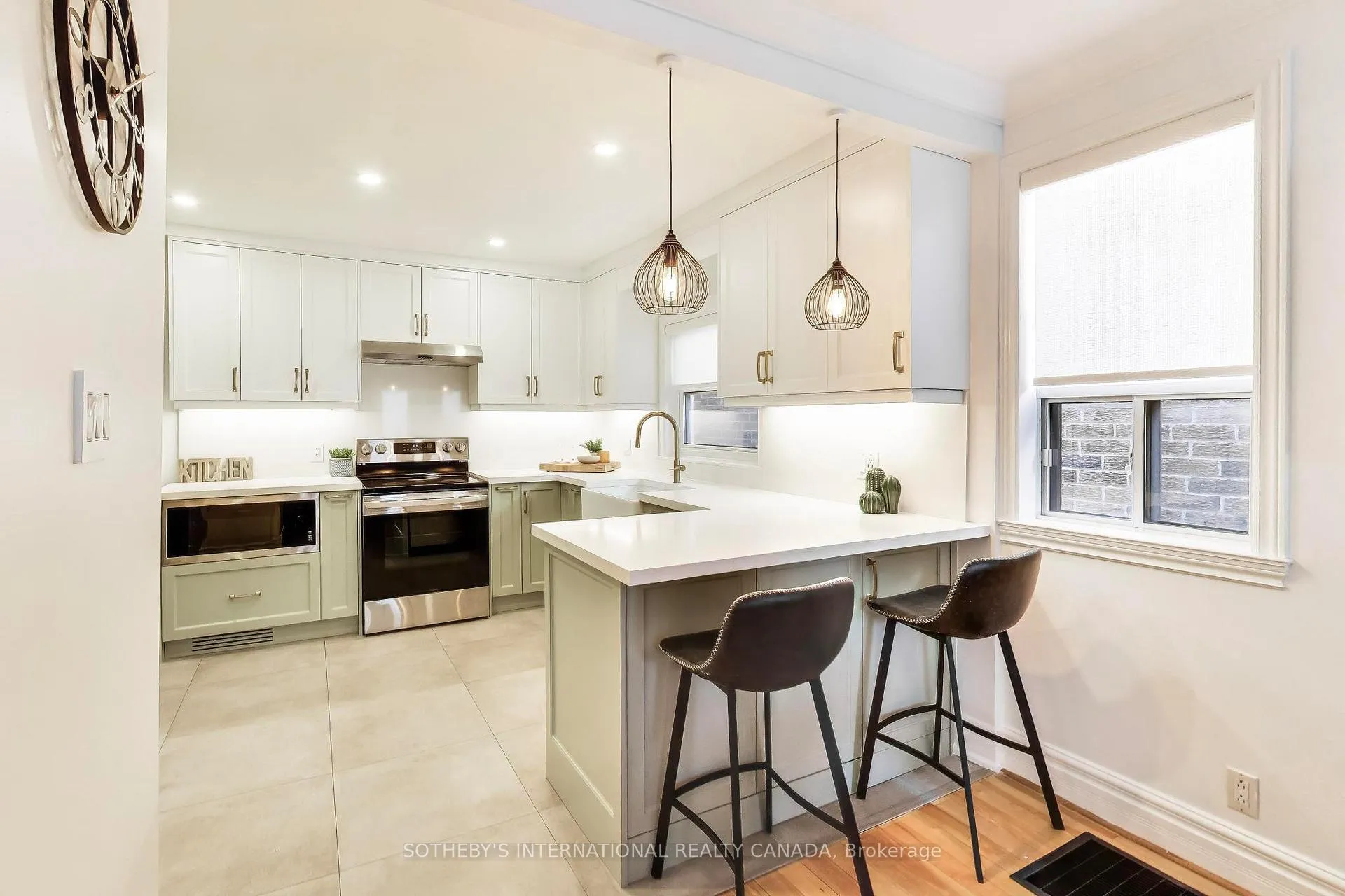 Photo 8 of 302 Boon Avenue, Toronto, Caledonia-Fairbank — HOMEH