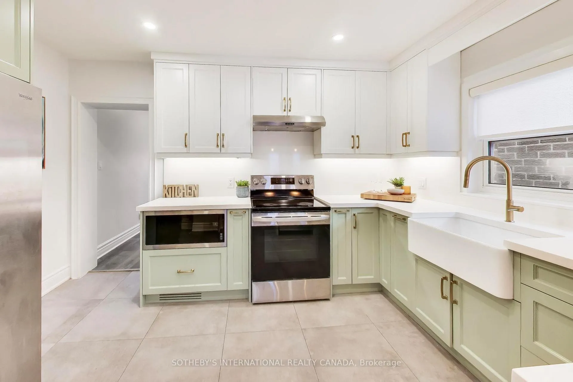Photo 9 of 302 Boon Avenue, Toronto, Caledonia-Fairbank — HOMEH