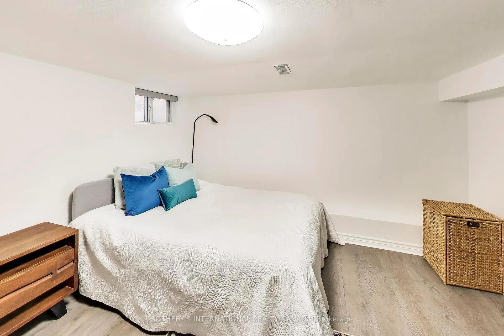 Photo 20 of 302 Boon Avenue, Toronto, Caledonia-Fairbank — HOMEH