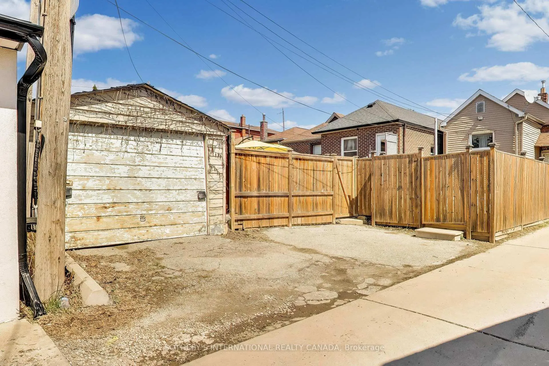 Photo 30 of 302 Boon Avenue, Toronto, Caledonia-Fairbank — HOMEH