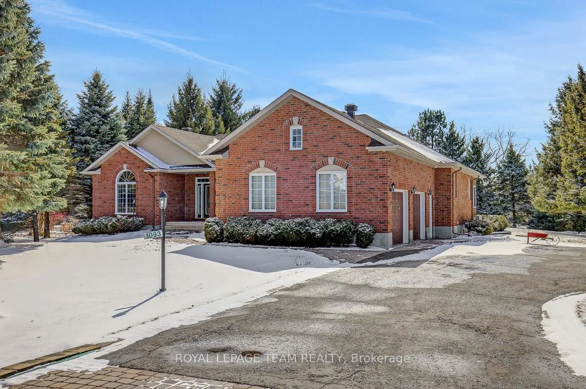 Photo 1 of 1093 Pegasus Crescent, Ottawa, Greely — HOMEH