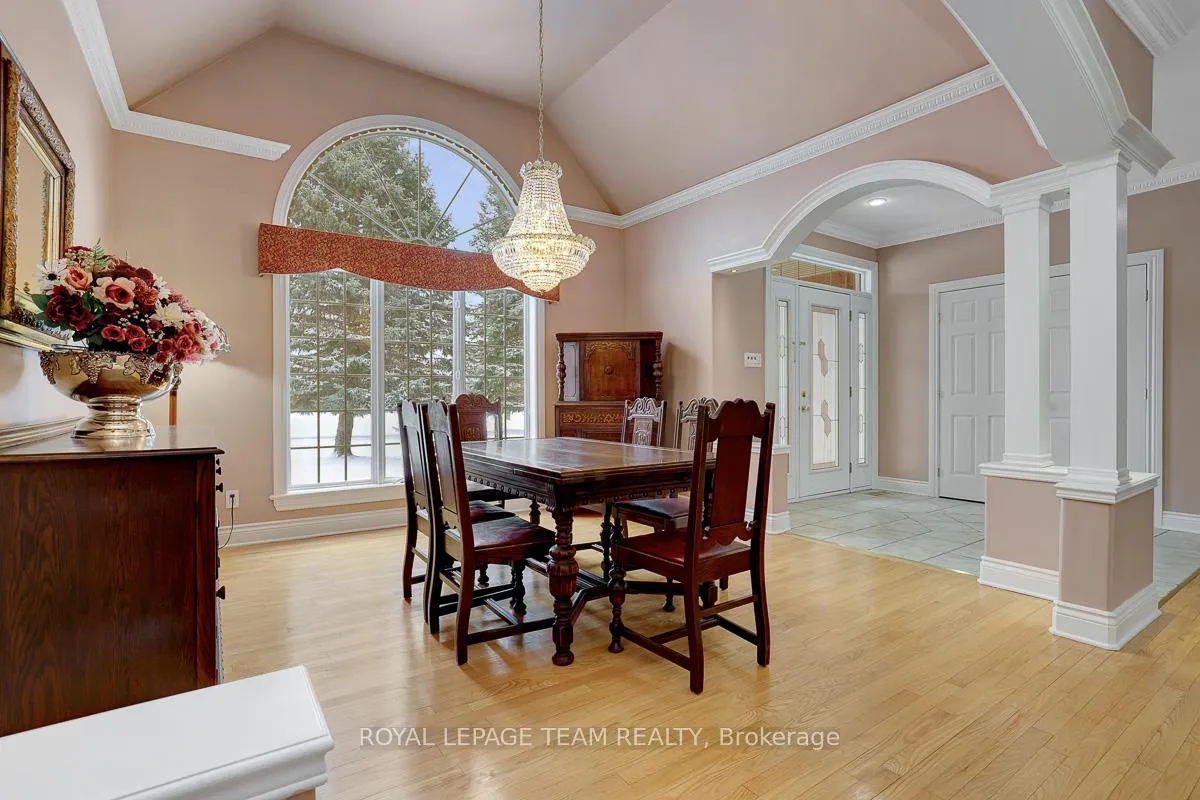 Photo 4 of 1093 Pegasus Crescent, Ottawa, Greely — HOMEH