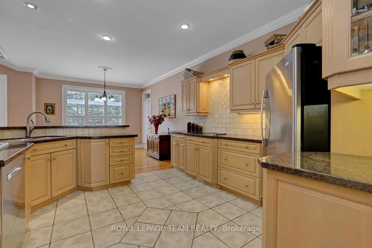 Photo 9 of 1093 Pegasus Crescent, Ottawa, Greely — HOMEH