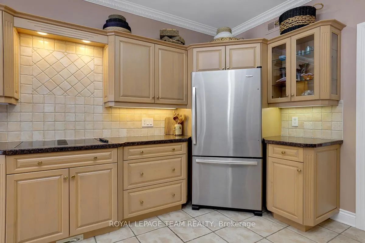 Photo 11 of 1093 Pegasus Crescent, Ottawa, Greely — HOMEH