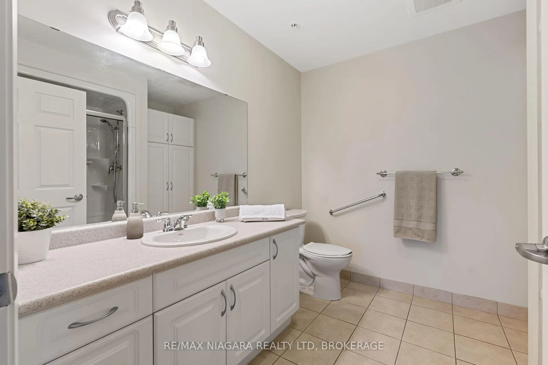 Photo 14 of Unit 202, 141 Vansickle Road, St. Catharines, Rykert/Vansickle — HOMEH