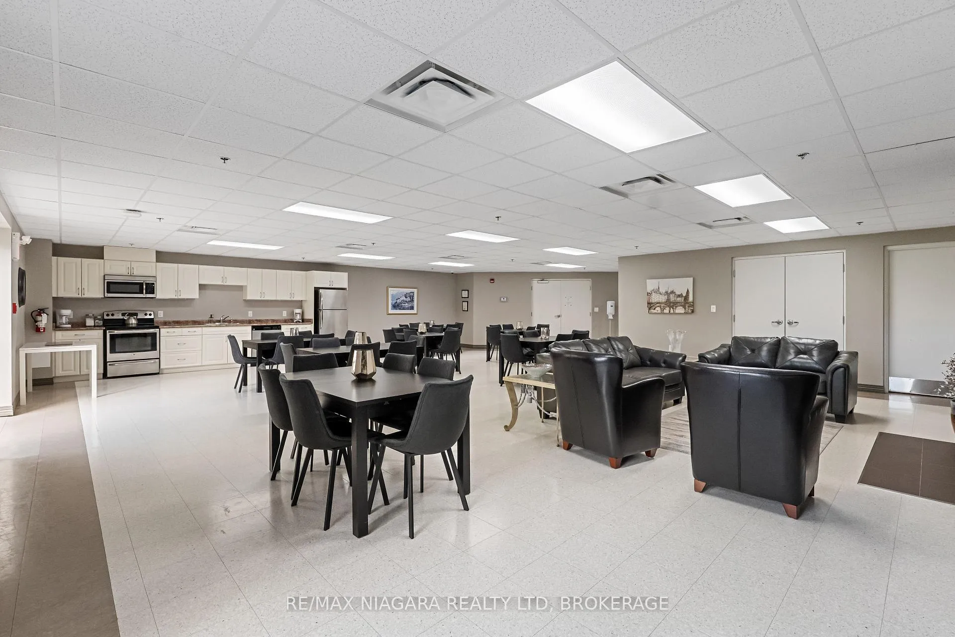 Photo 23 of Unit 202, 141 Vansickle Road, St. Catharines, Rykert/Vansickle — HOMEH