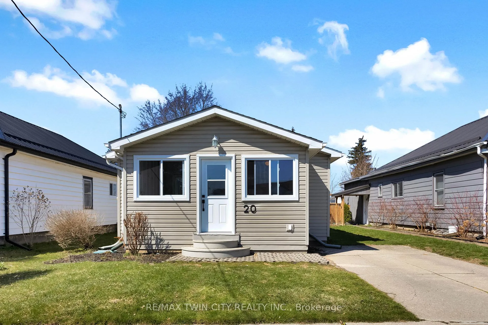 Photo 1 of 20 East Street, Norfolk, Simcoe — HOMEH