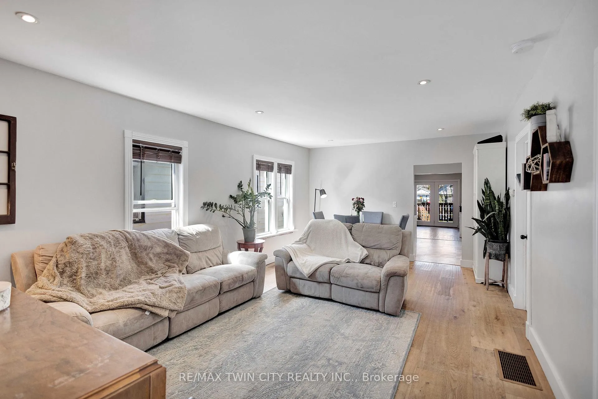 Photo 6 of 20 East Street, Norfolk, Simcoe — HOMEH