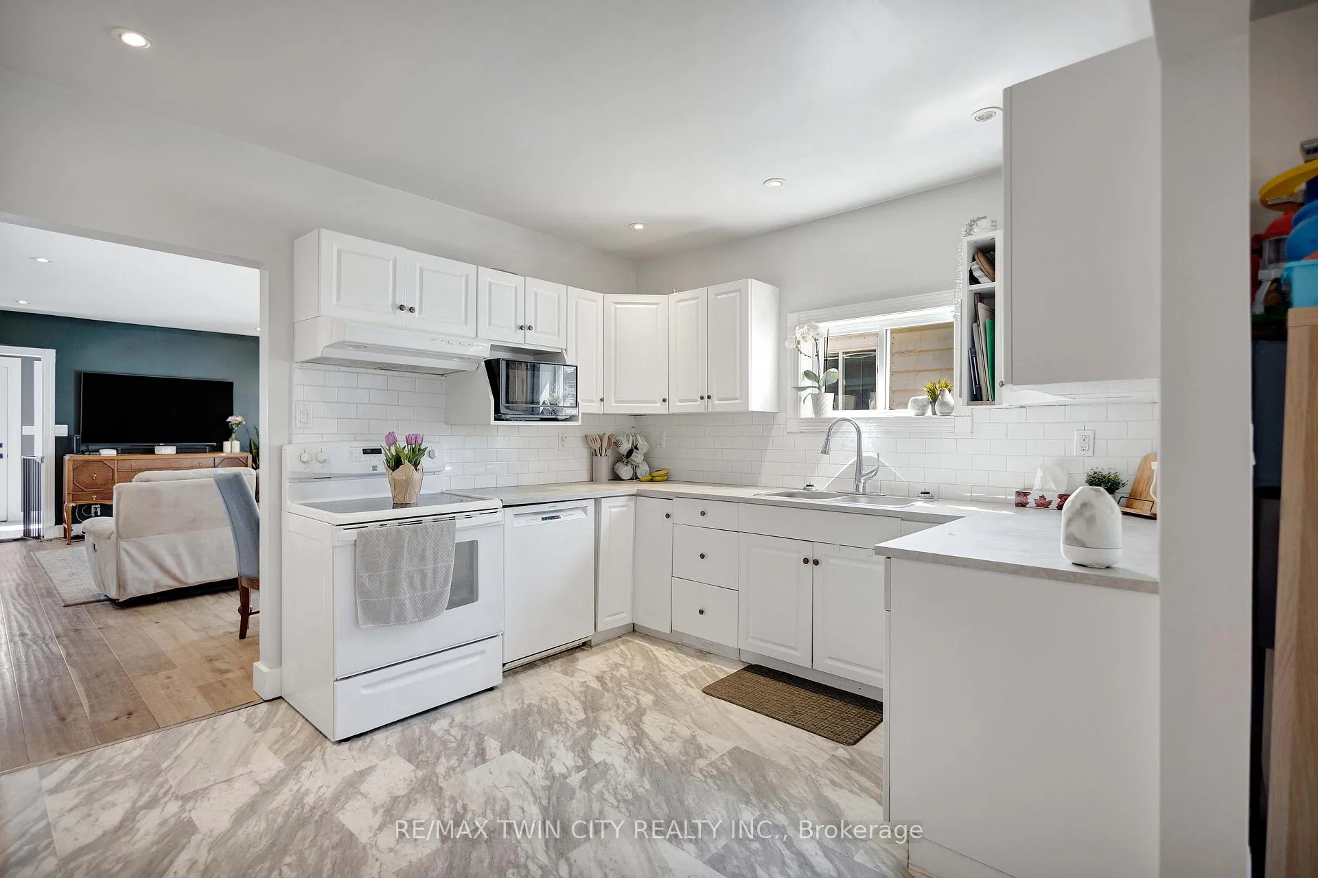 Photo 14 of 20 East Street, Norfolk, Simcoe — HOMEH