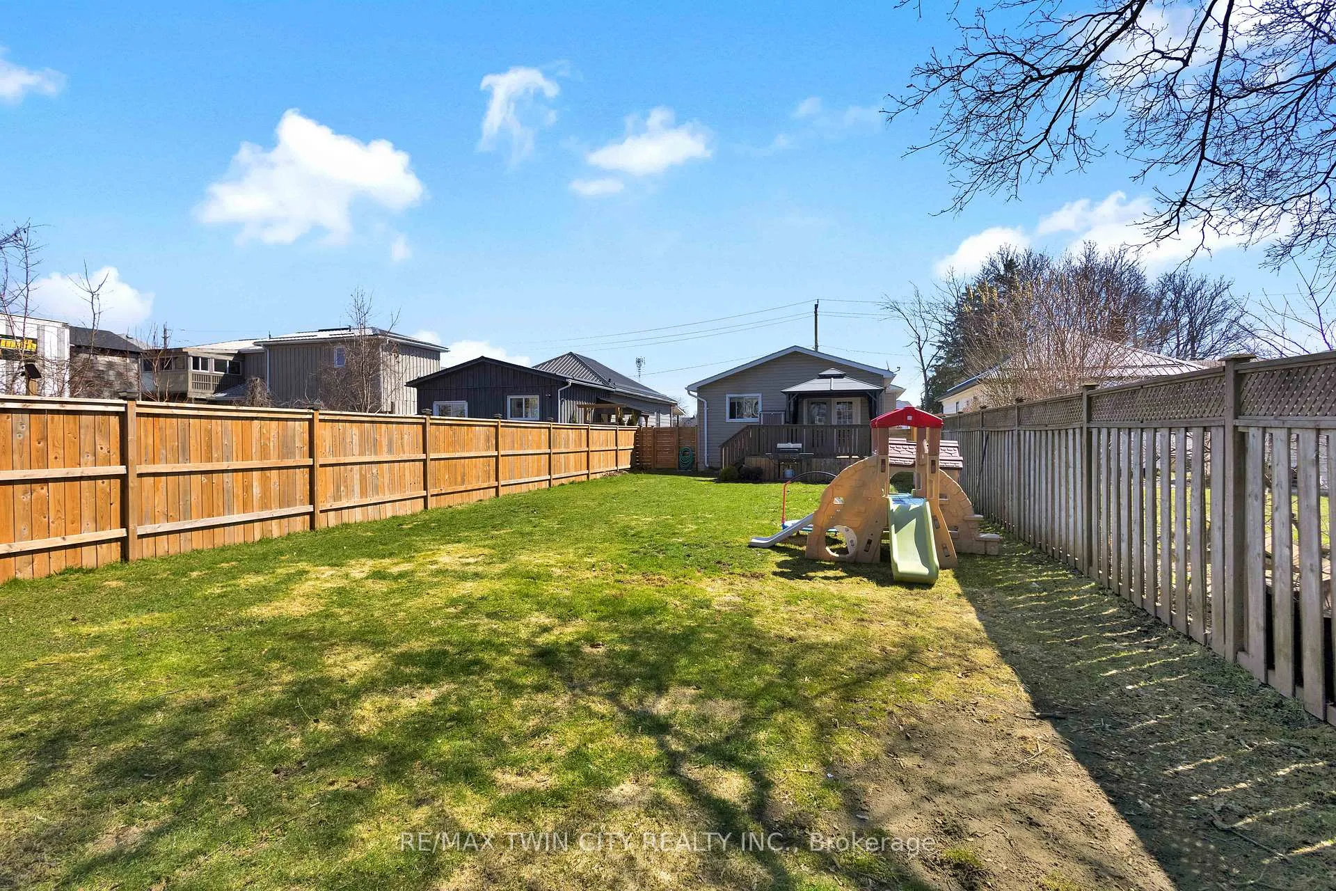 Photo 35 of 20 East Street, Norfolk, Simcoe — HOMEH