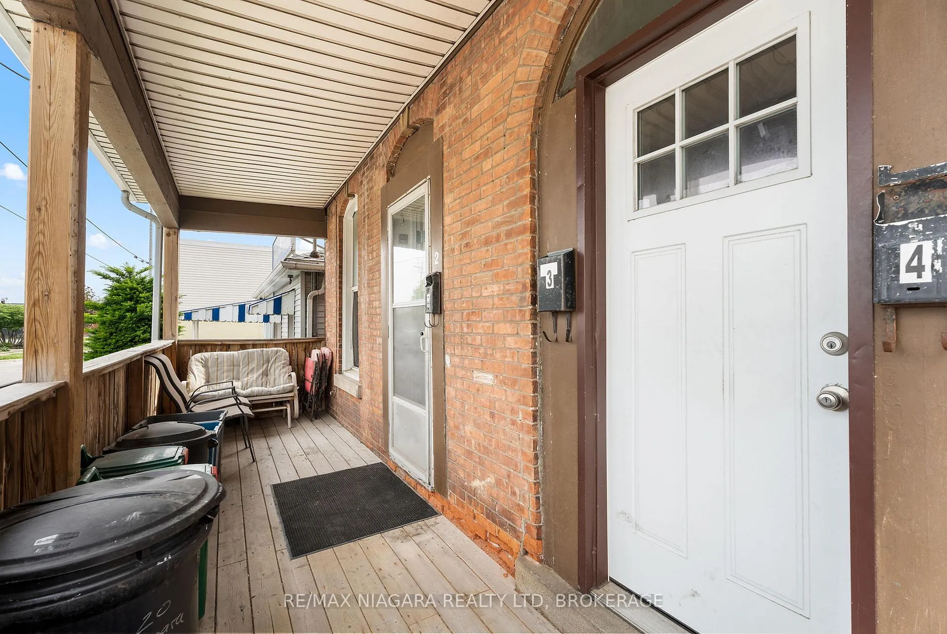 Photo 3 of 20 Niagara Street, St. Catharines, E. Chester — HOMEH