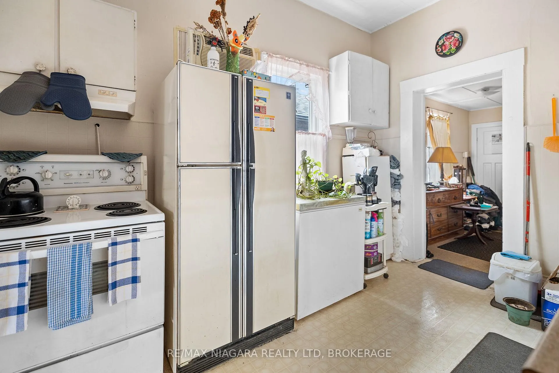 Photo 5 of 20 Niagara Street, St. Catharines, E. Chester — HOMEH