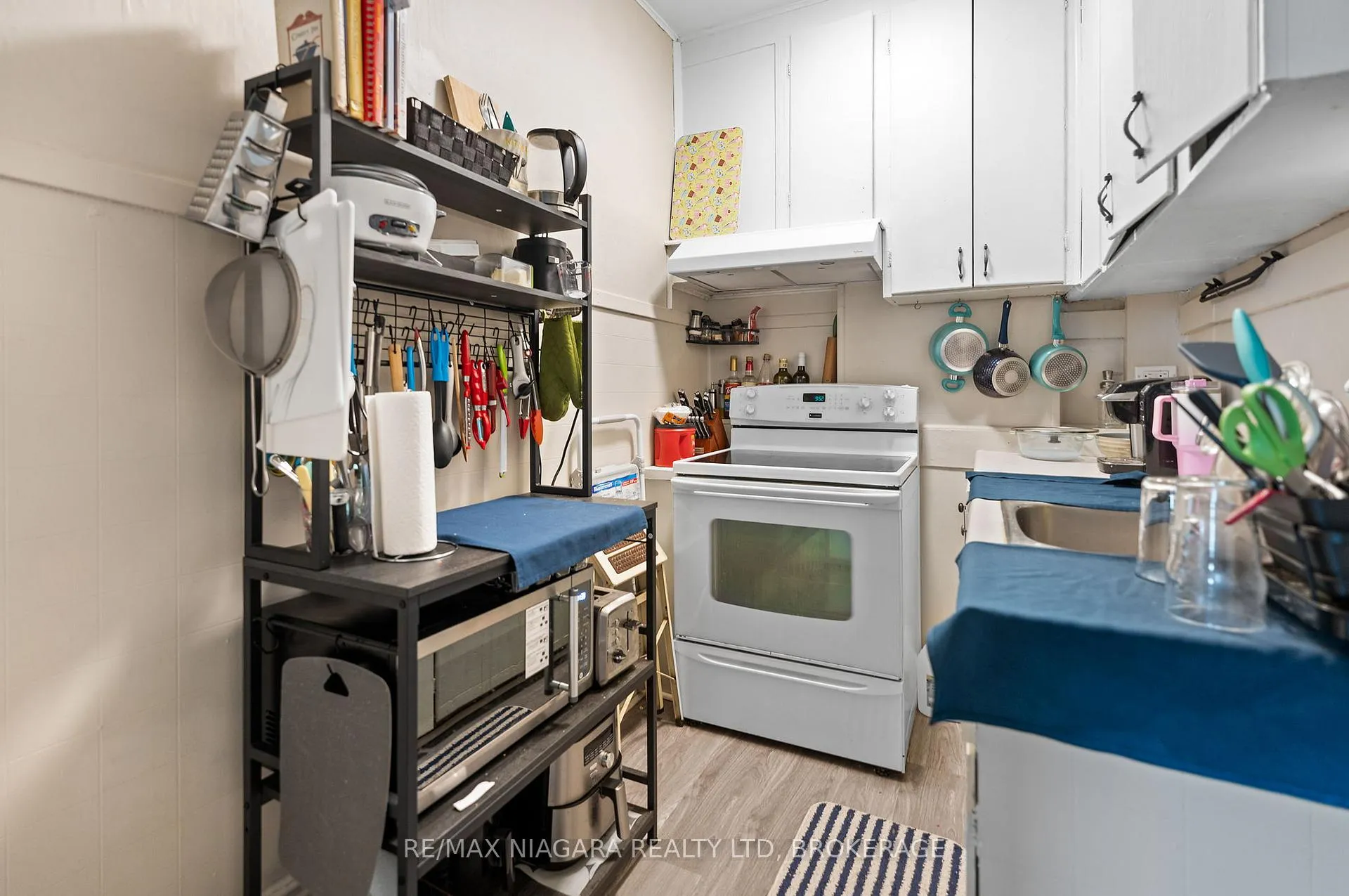 Photo 6 of 20 Niagara Street, St. Catharines, E. Chester — HOMEH