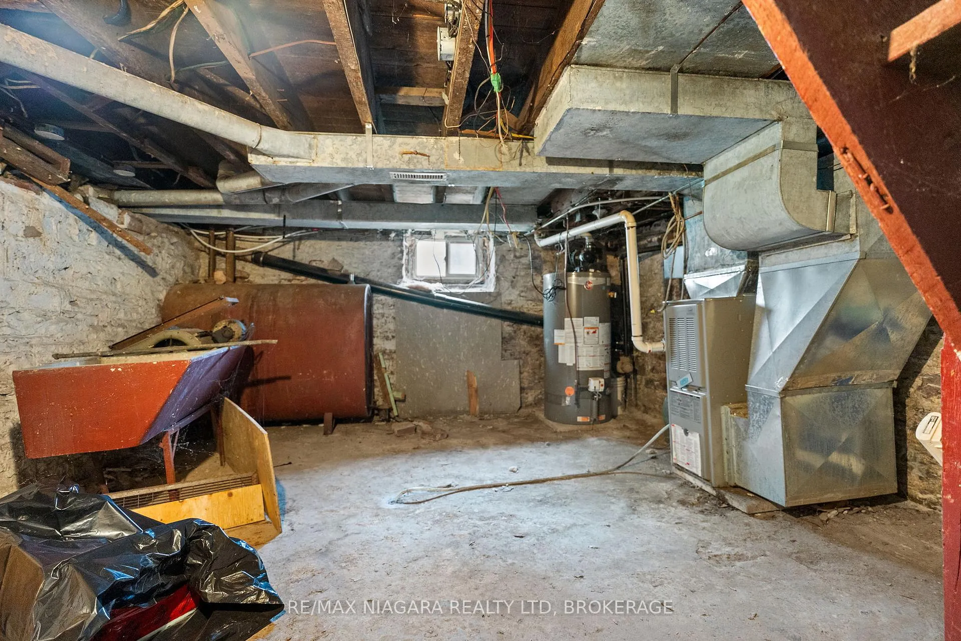 Photo 14 of 20 Niagara Street, St. Catharines, E. Chester — HOMEH