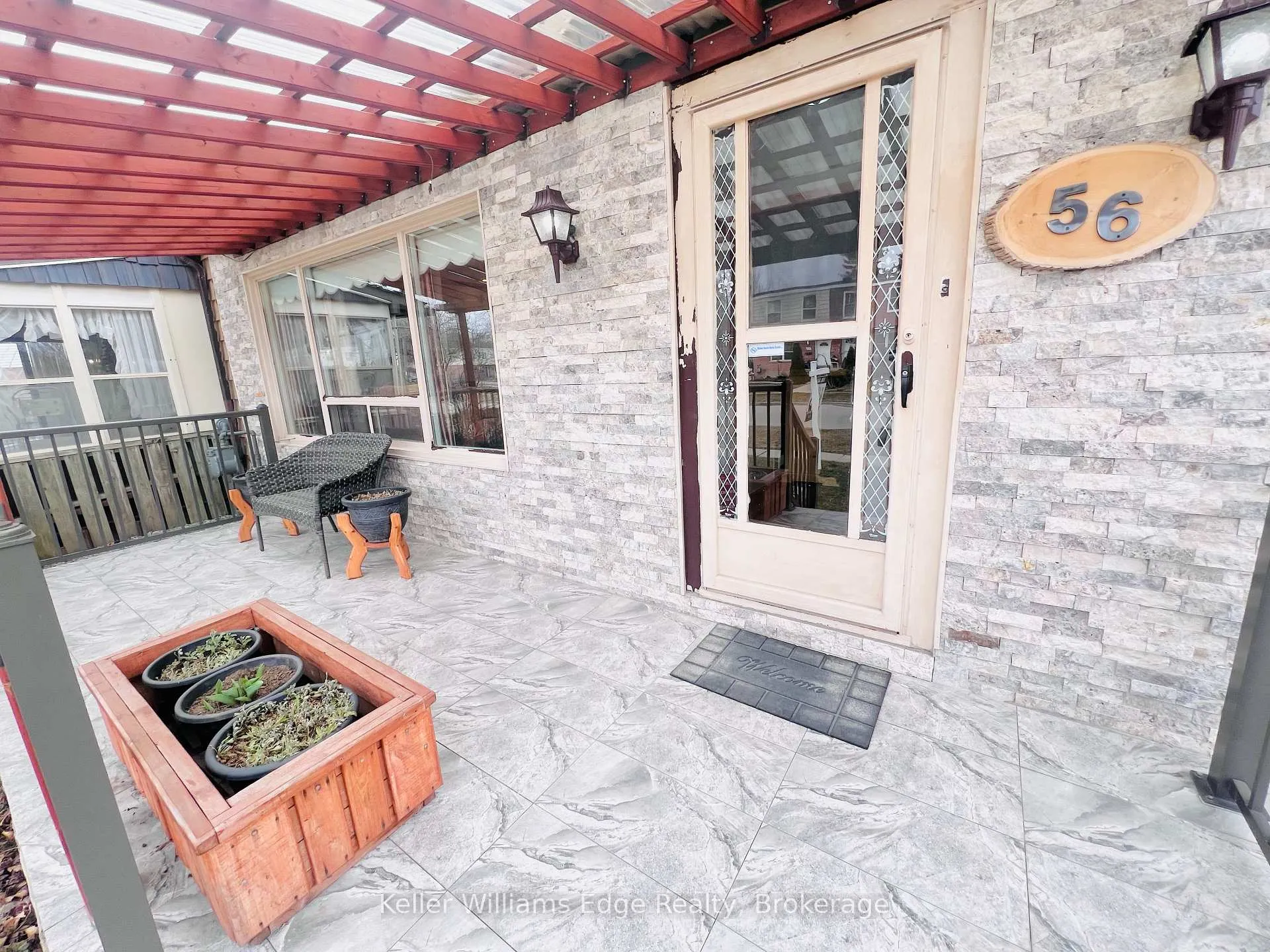 Photo 3 of 56 Eastvale Place, Hamilton, McQuesten — HOMEH