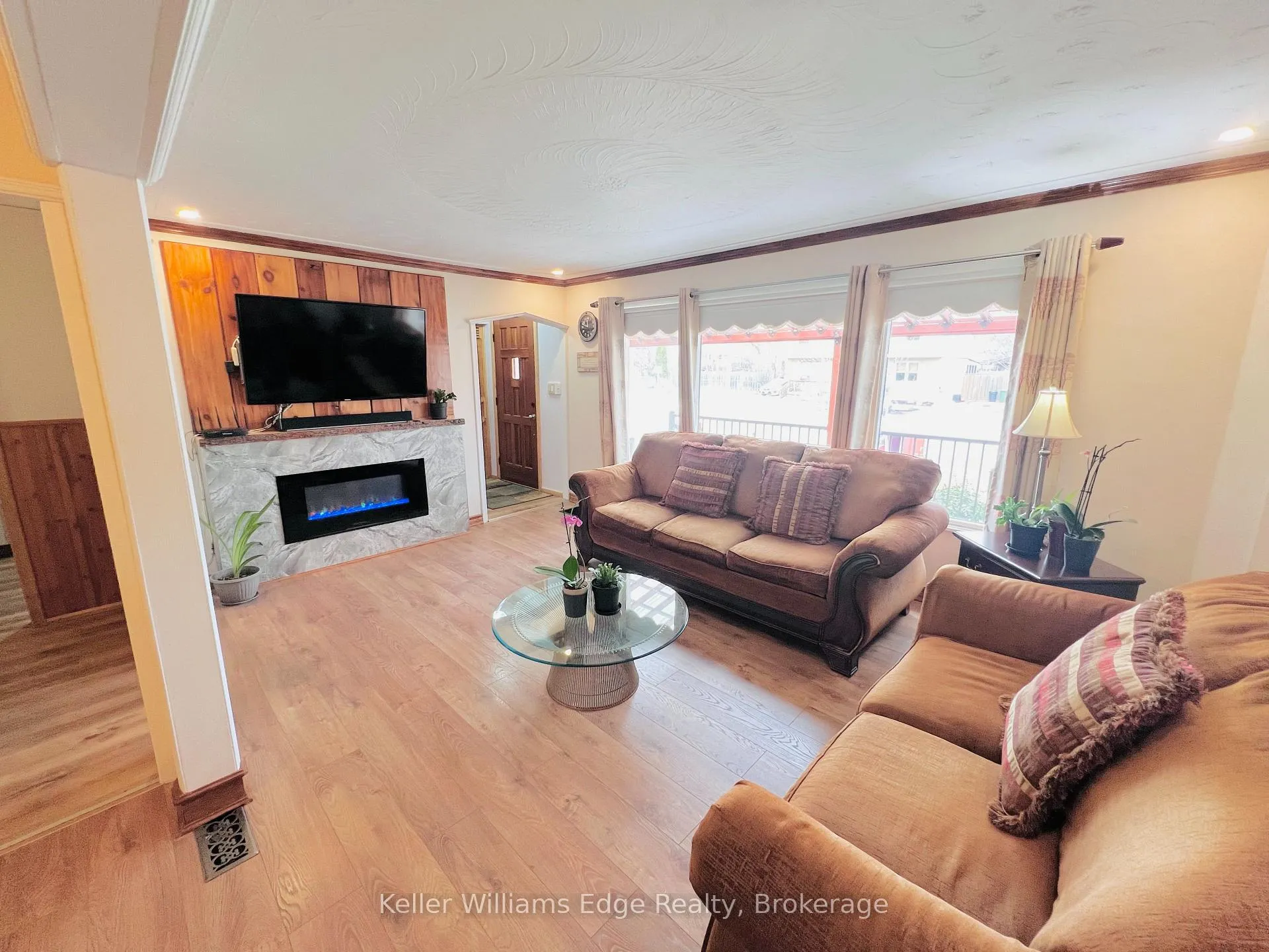Photo 4 of 56 Eastvale Place, Hamilton, McQuesten — HOMEH