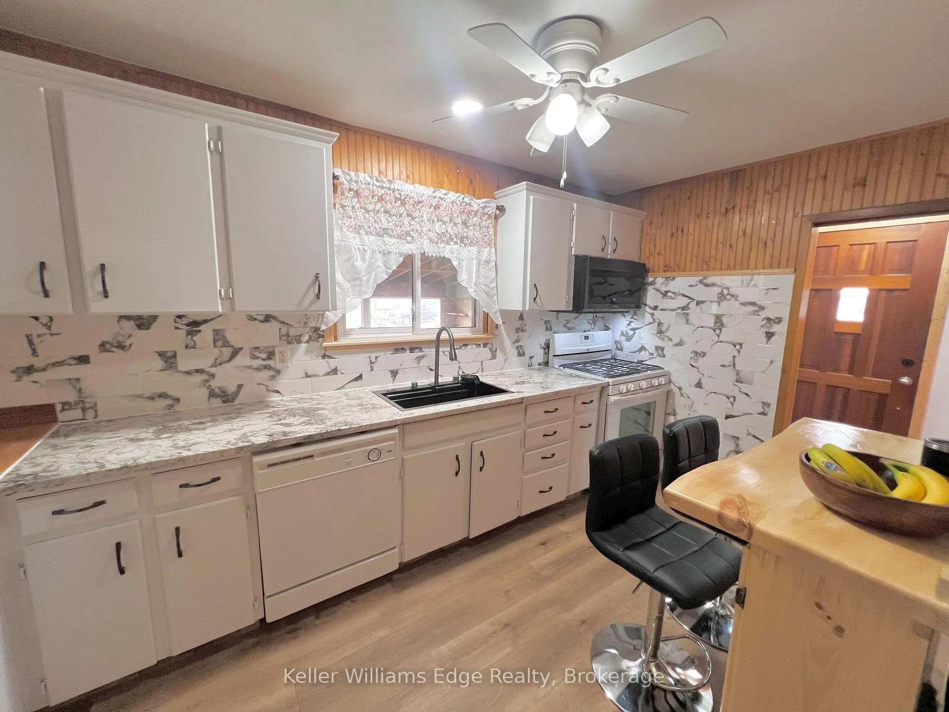 Photo 12 of 56 Eastvale Place, Hamilton, McQuesten — HOMEH