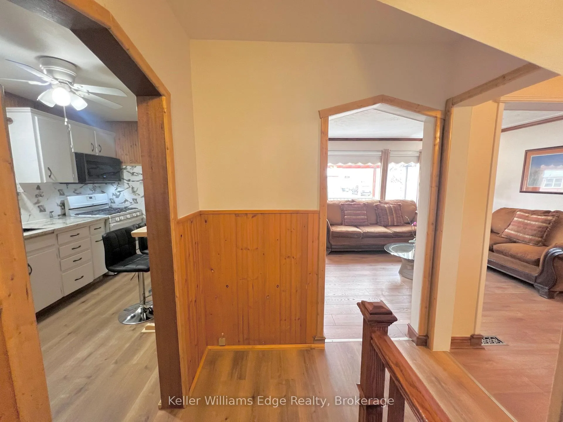 Photo 15 of 56 Eastvale Place, Hamilton, McQuesten — HOMEH