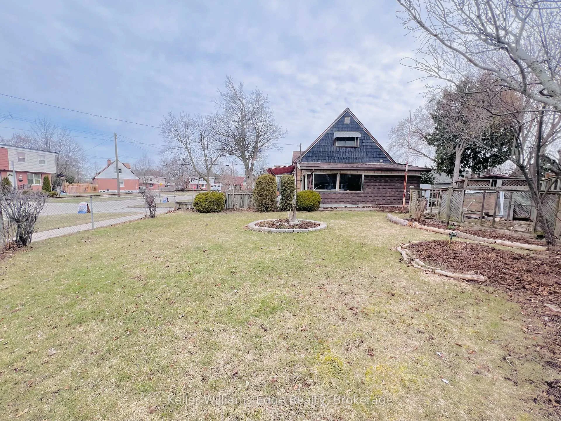 Photo 34 of 56 Eastvale Place, Hamilton, McQuesten — HOMEH