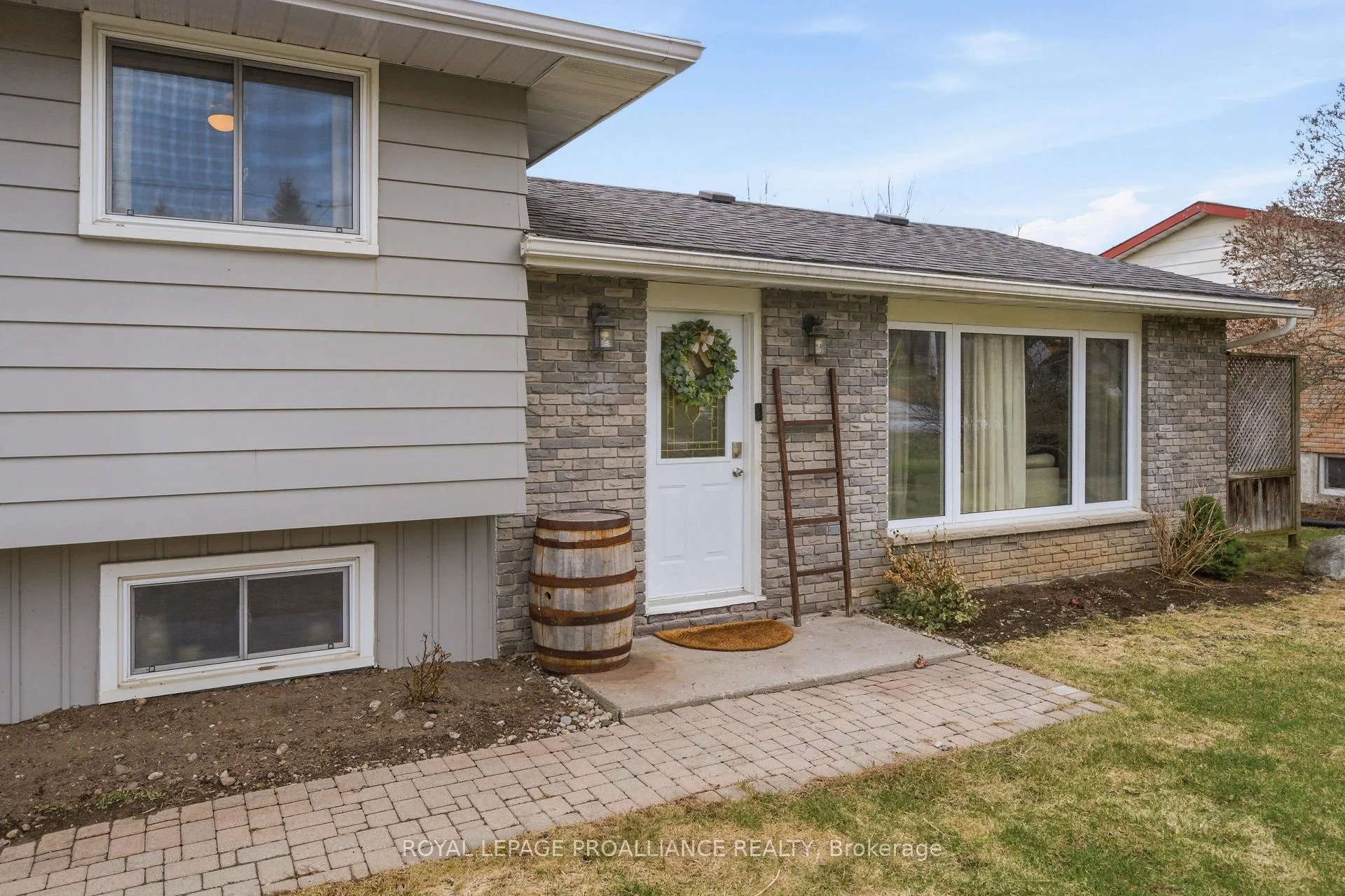 Photo 3 of 514 Lester Road, Quinte West, Sidney Ward — HOMEH