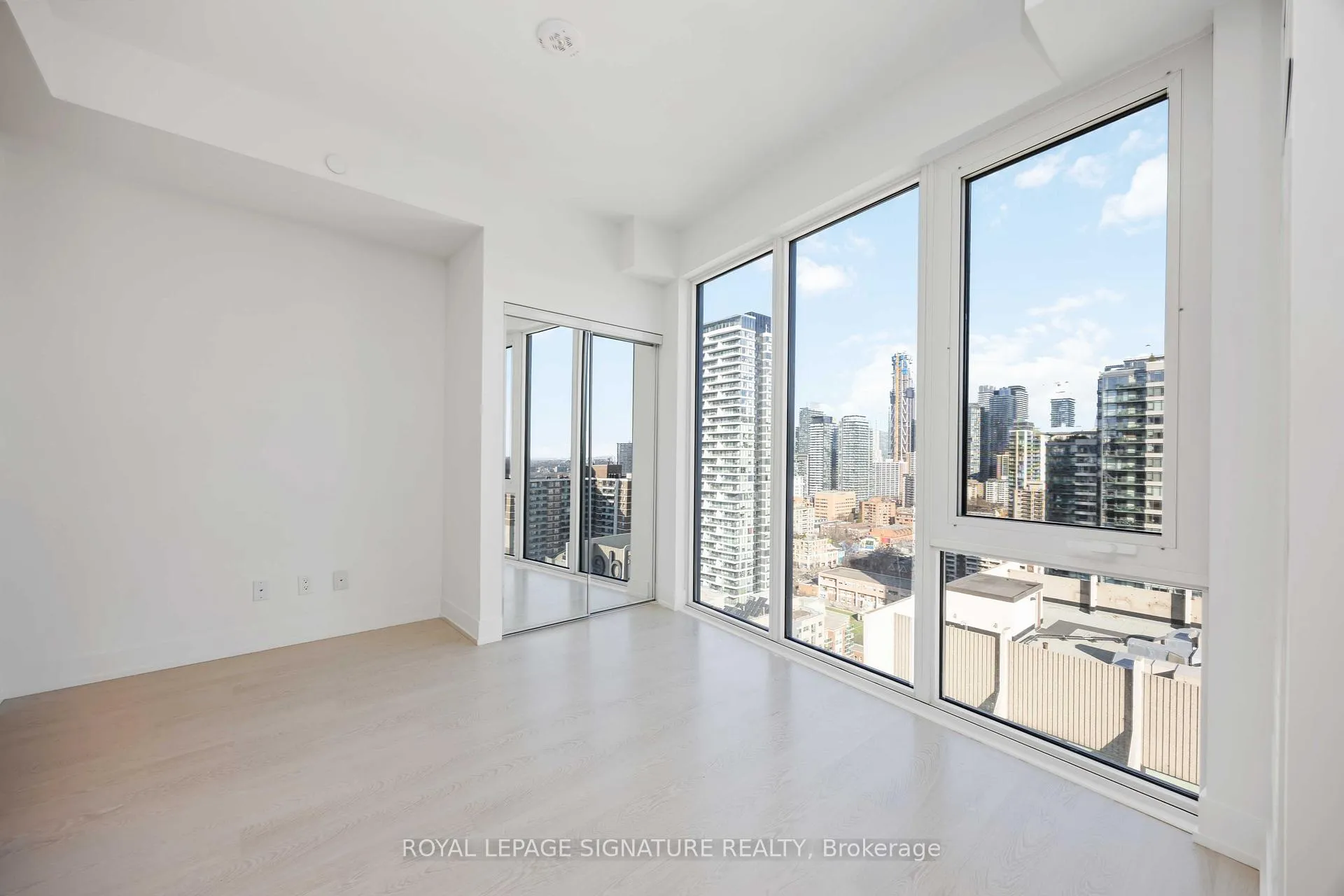 Front of Unit 2510, 308 Jarvis Street