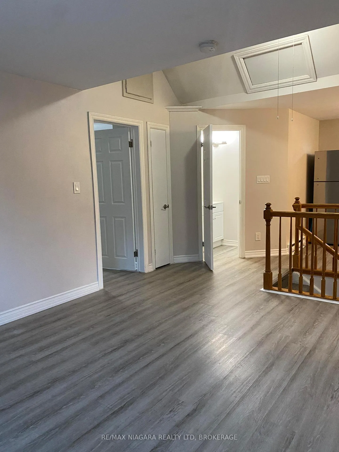 Photo 15 of 42 Vine Street, St. Catharines, E. Chester — HOMEH
