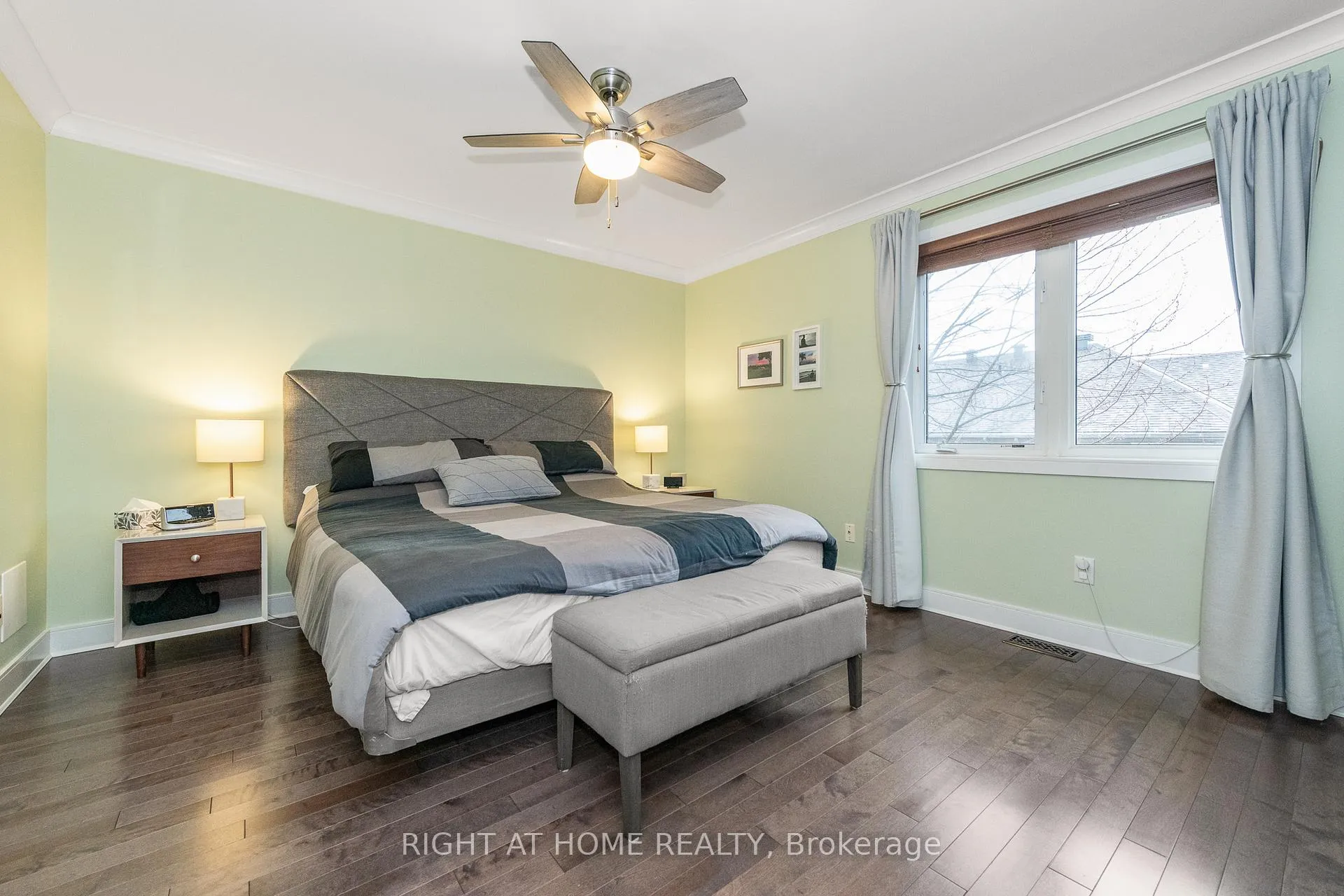 Photo 19 of 212 Rutgers Private, Ottawa, Central Park — HOMEH