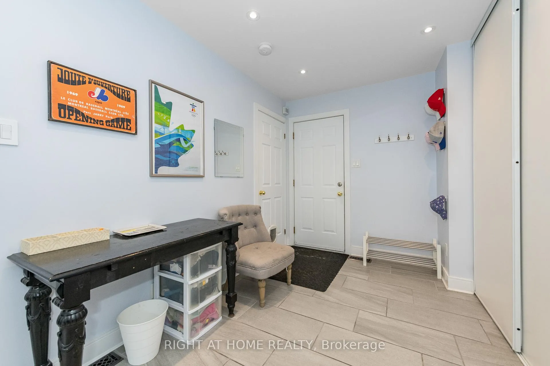 Photo 33 of 212 Rutgers Private, Ottawa, Central Park — HOMEH