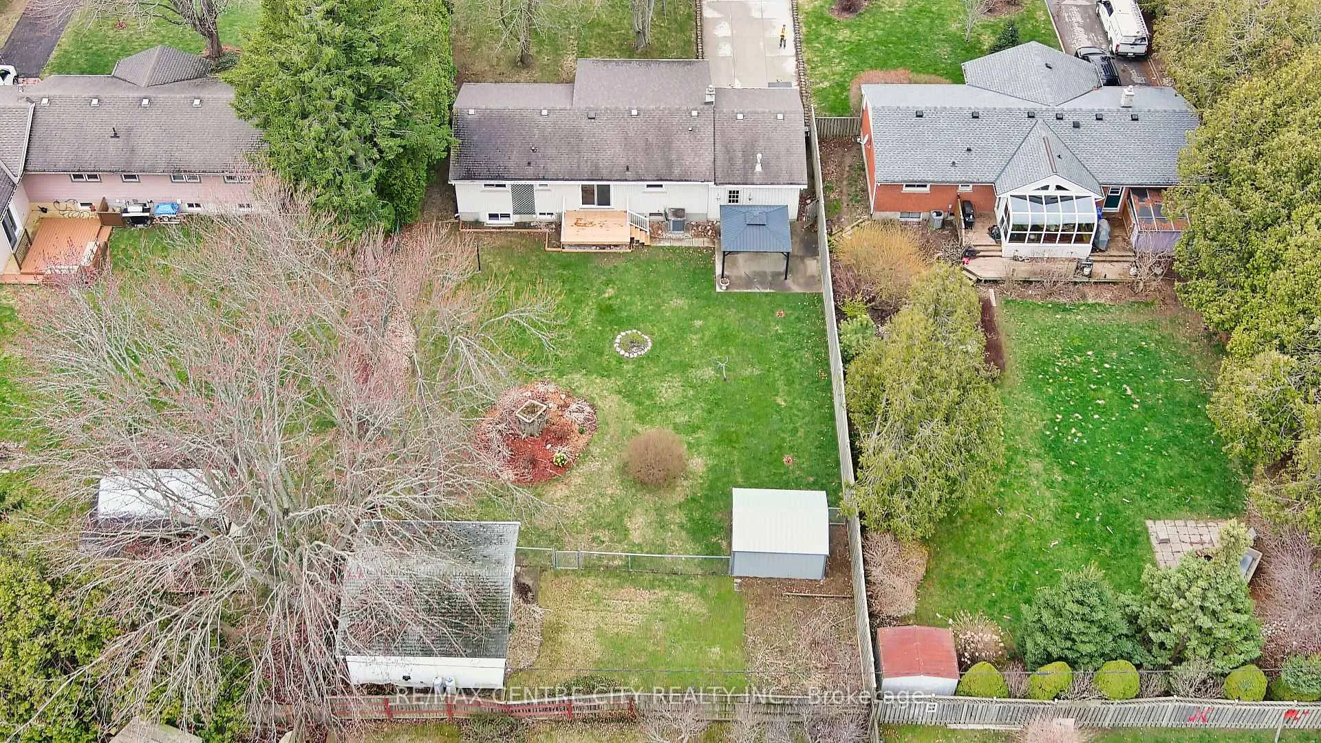 Photo 2 of 72 Elmwood Avenue, St. Thomas — HOMEH