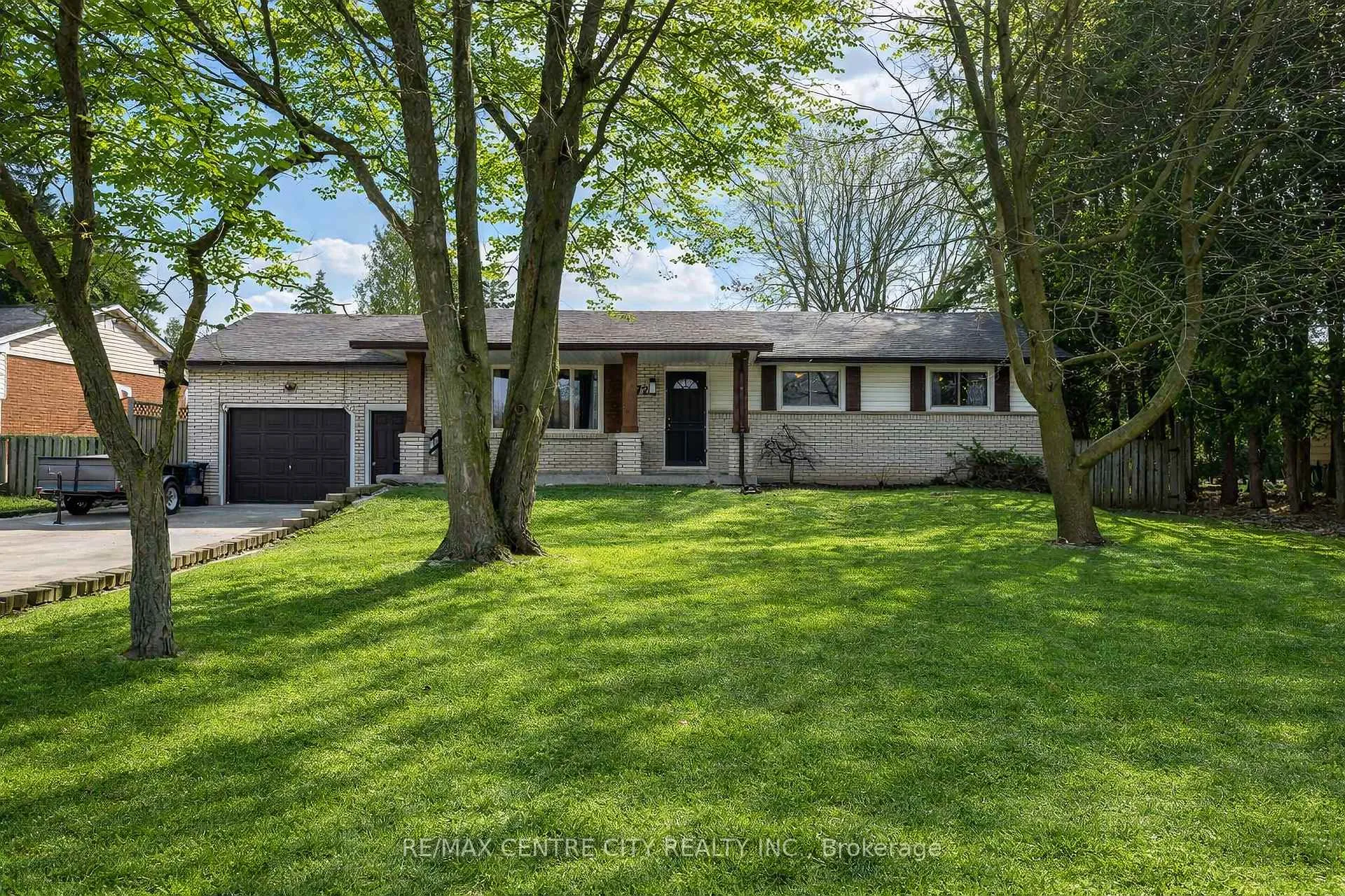 Photo 4 of 72 Elmwood Avenue, St. Thomas — HOMEH