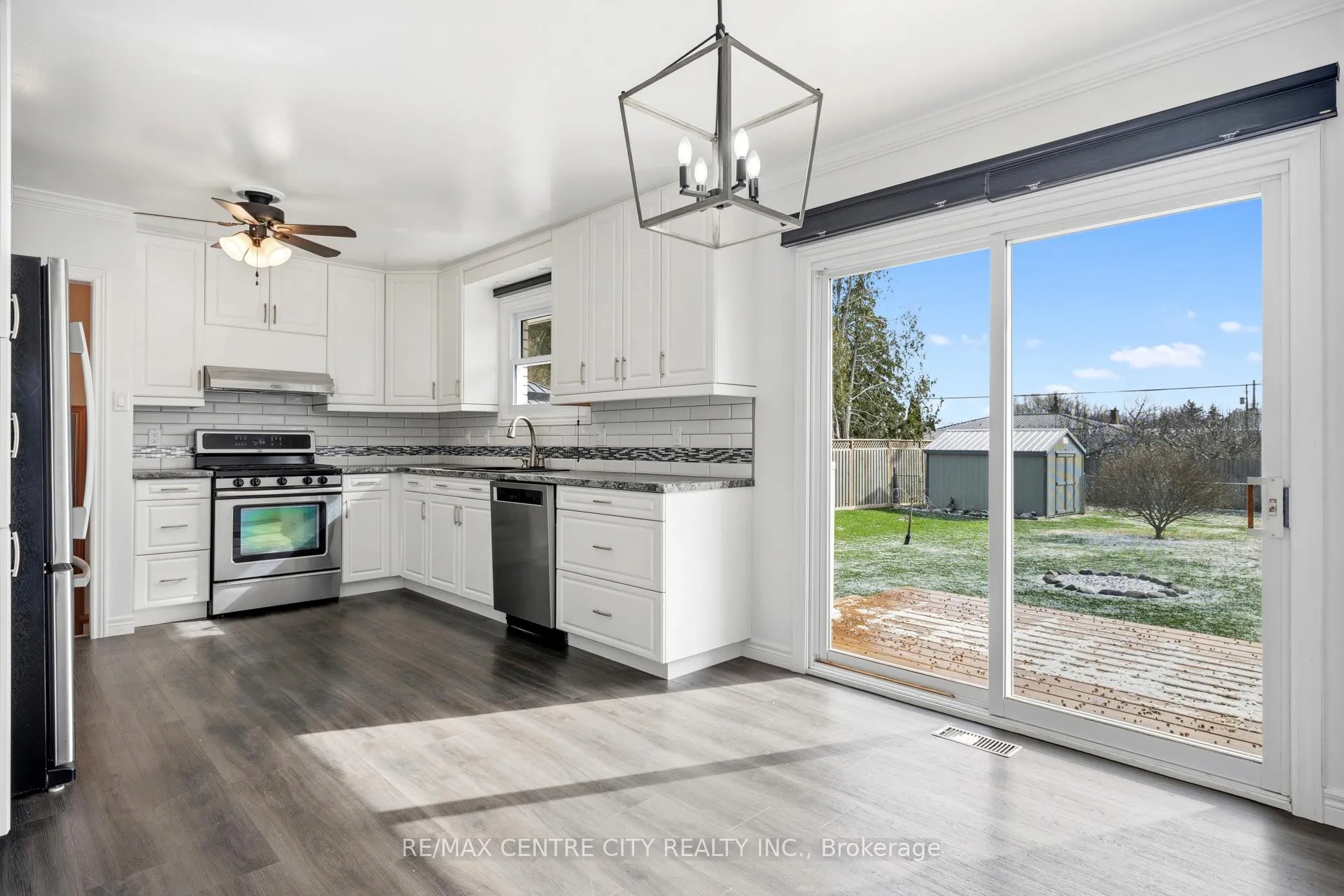 Photo 7 of 72 Elmwood Avenue, St. Thomas — HOMEH