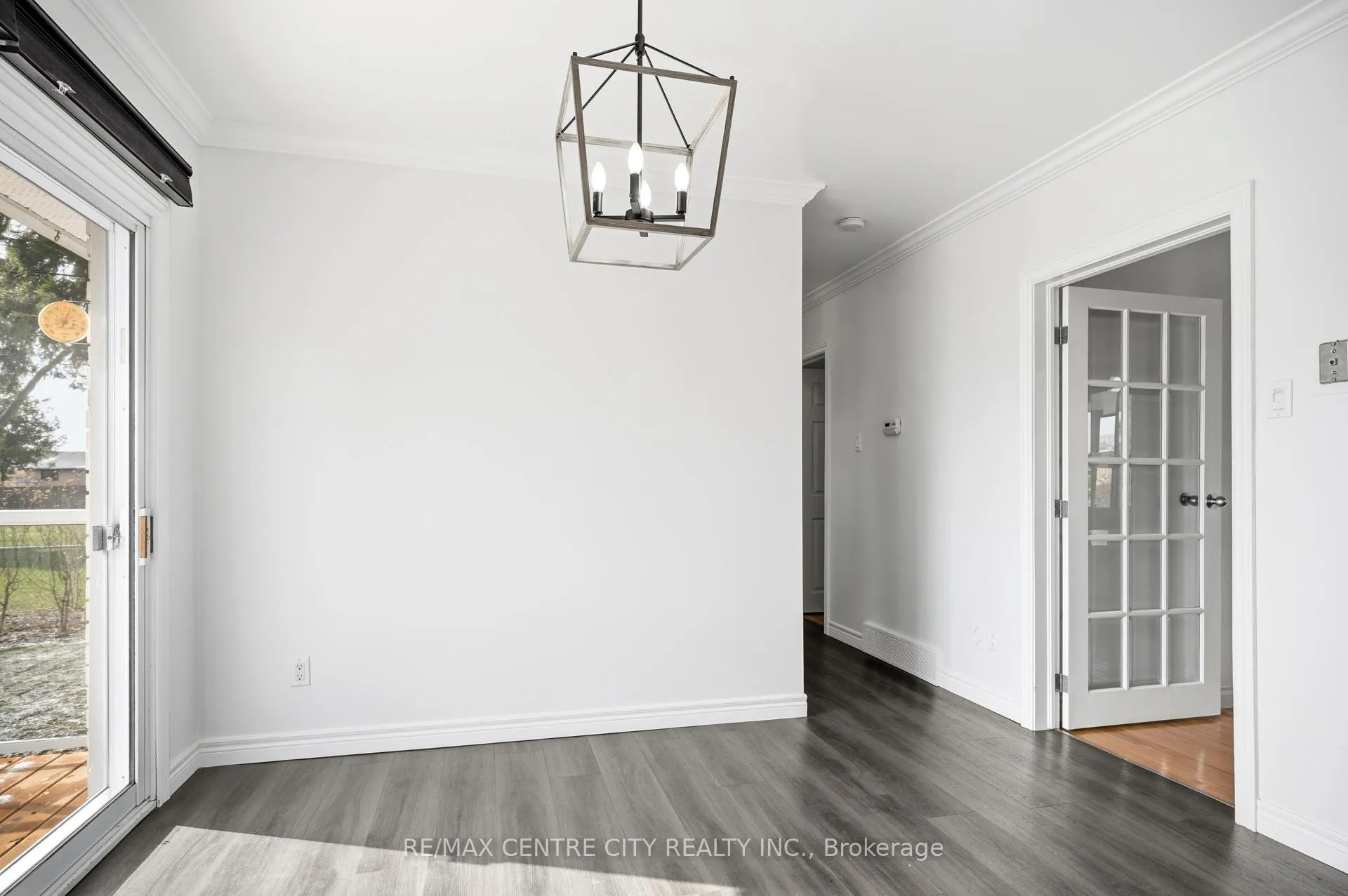 Photo 9 of 72 Elmwood Avenue, St. Thomas — HOMEH