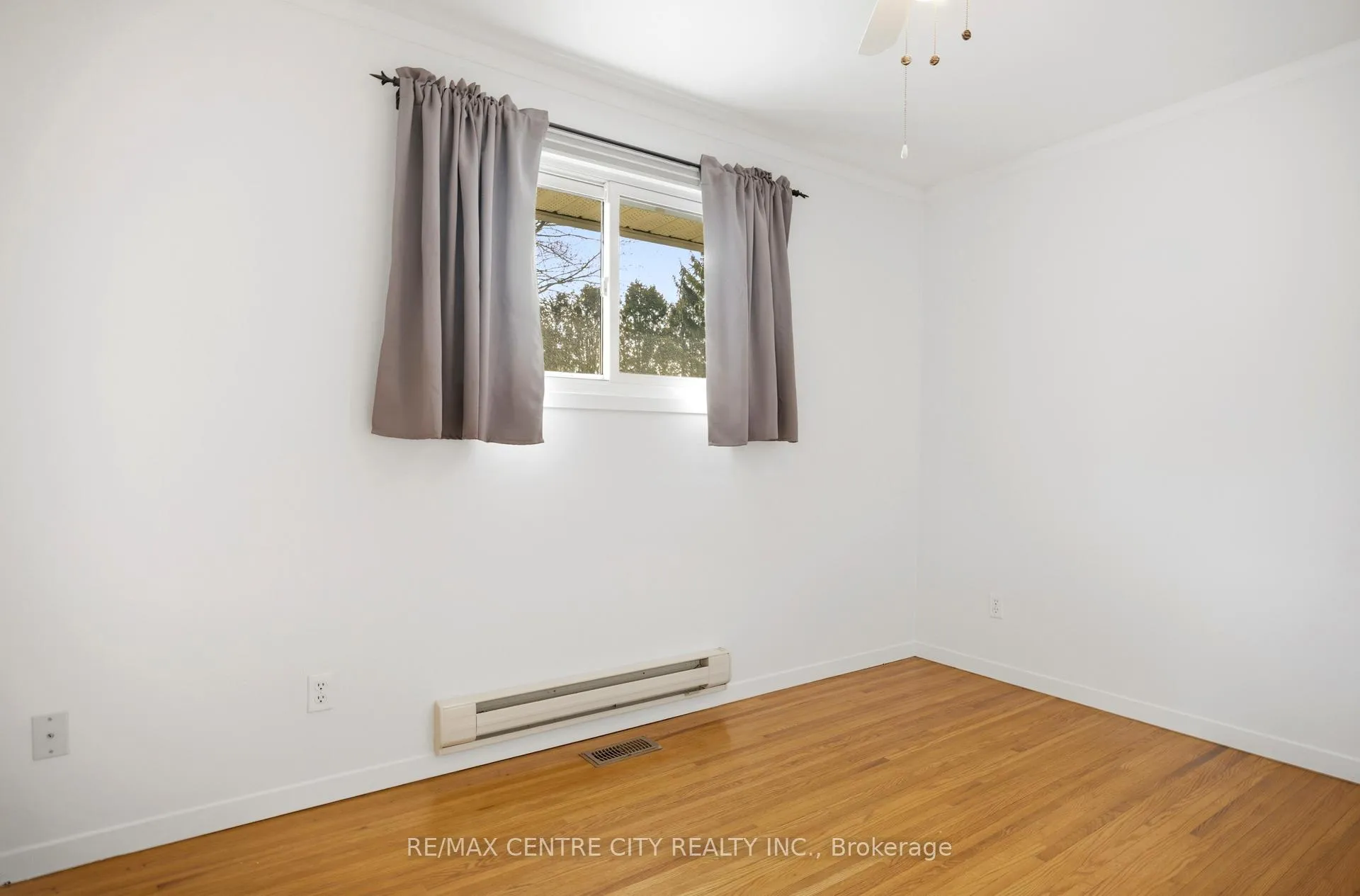 Photo 13 of 72 Elmwood Avenue, St. Thomas — HOMEH