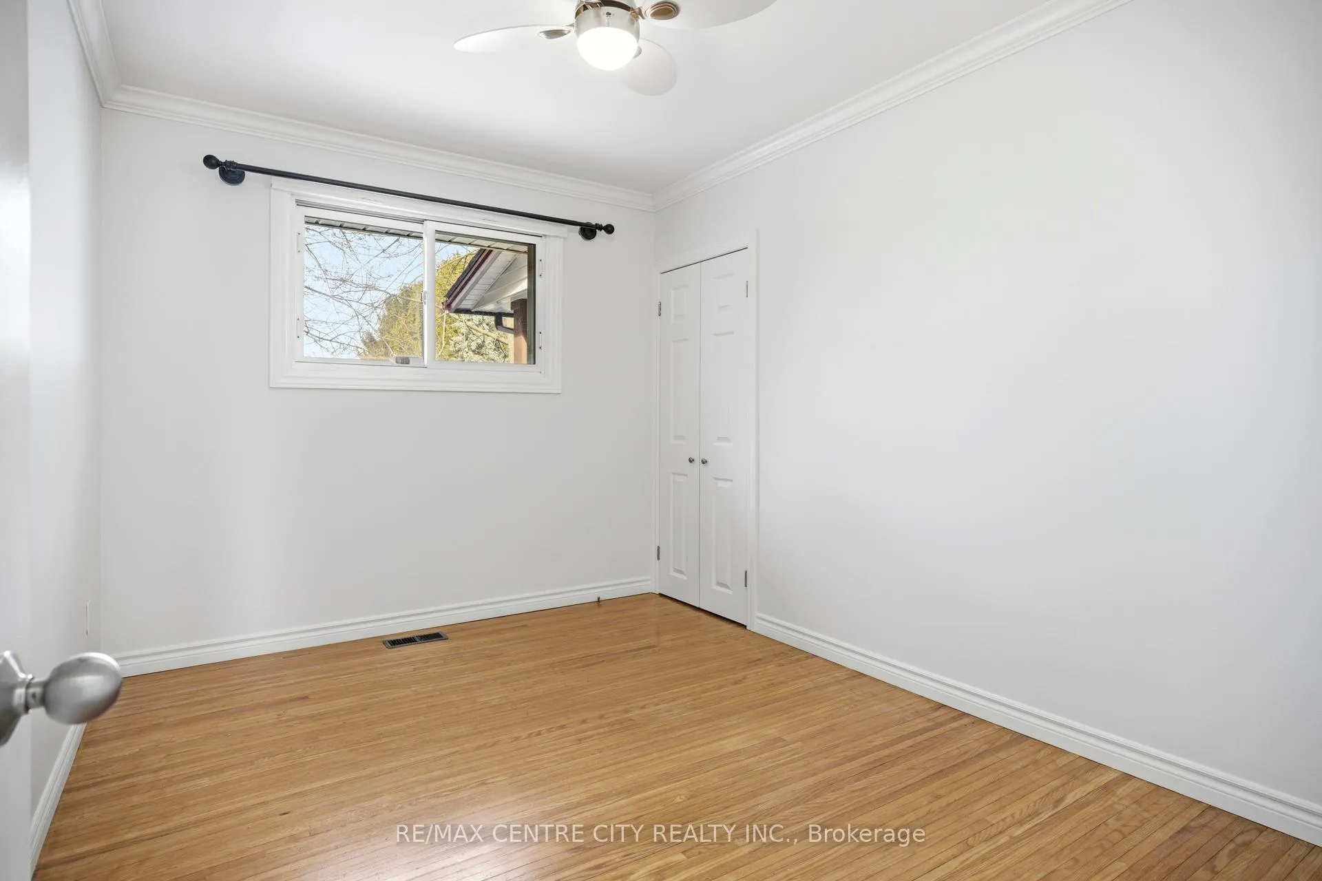 Photo 14 of 72 Elmwood Avenue, St. Thomas — HOMEH
