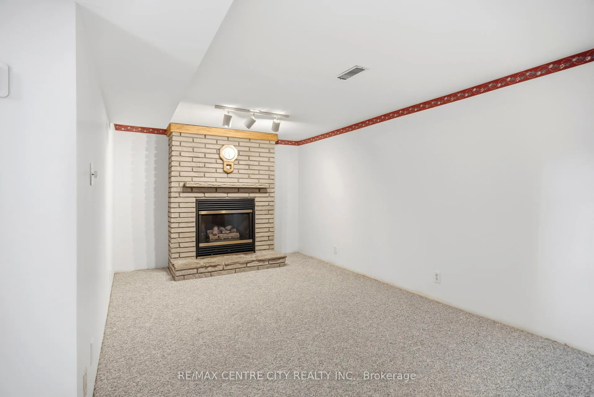Photo 19 of 72 Elmwood Avenue, St. Thomas — HOMEH