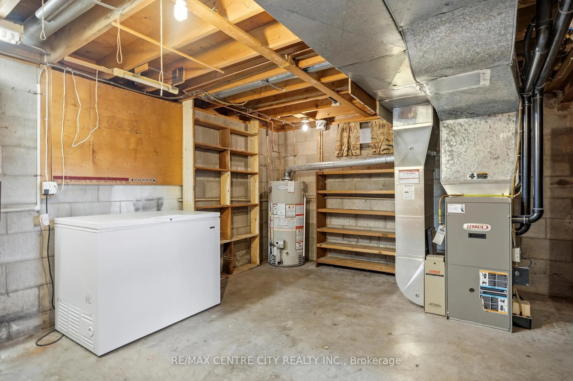 Photo 23 of 72 Elmwood Avenue, St. Thomas — HOMEH