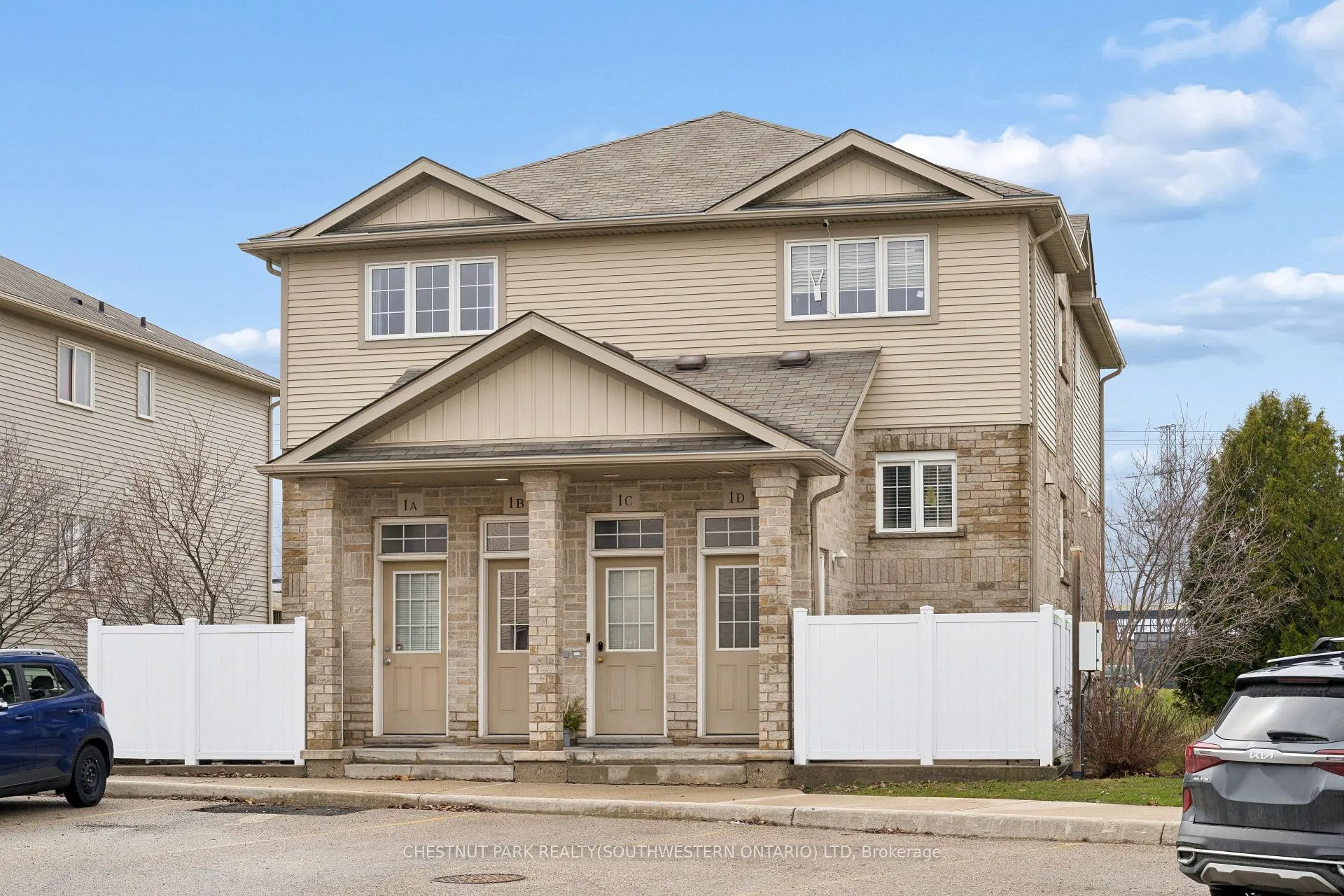 Photo 1 of Unit 1B, 240 Westmeadow Drive, Kitchener — HOMEH