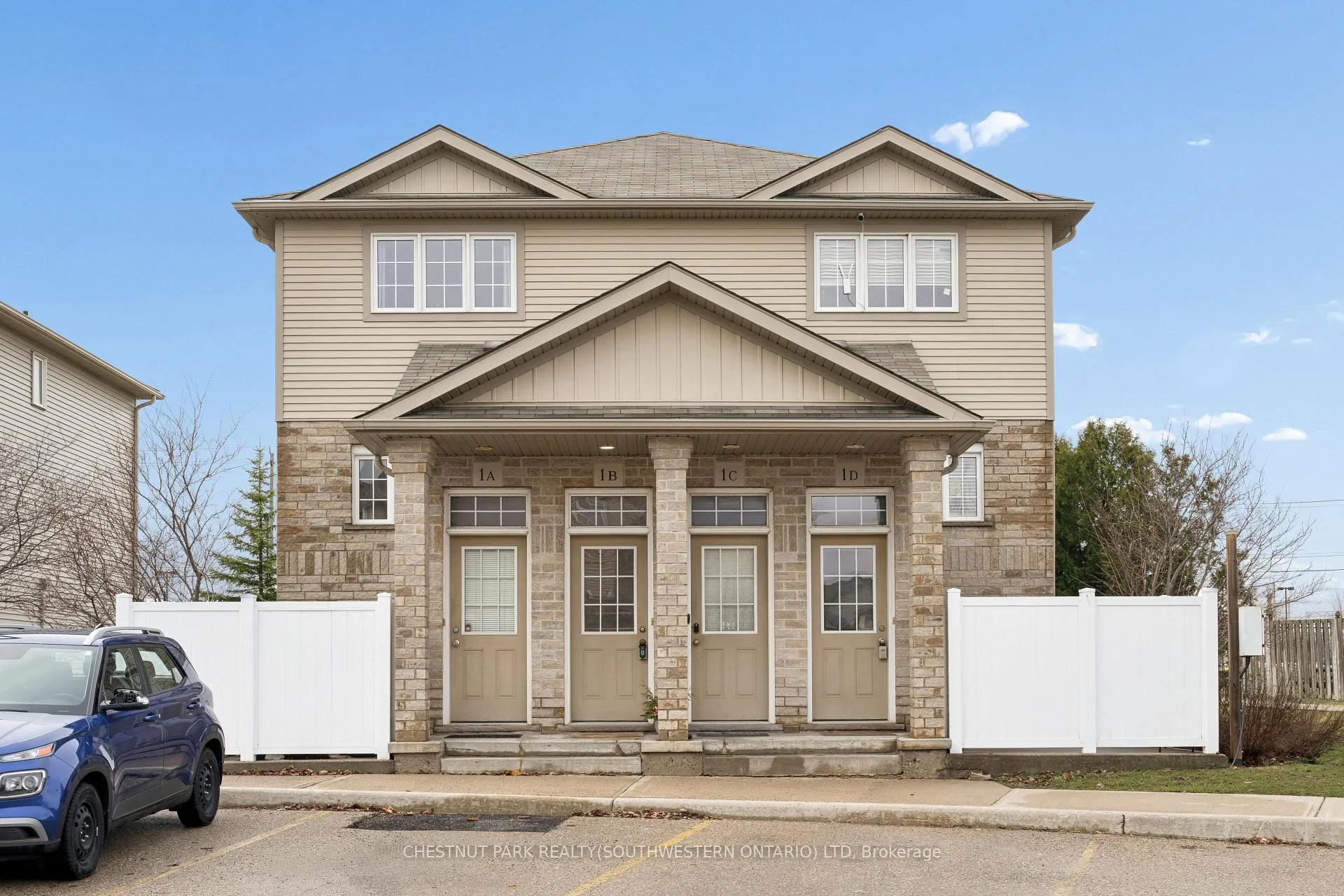 Photo 2 of Unit 1B, 240 Westmeadow Drive, Kitchener — HOMEH