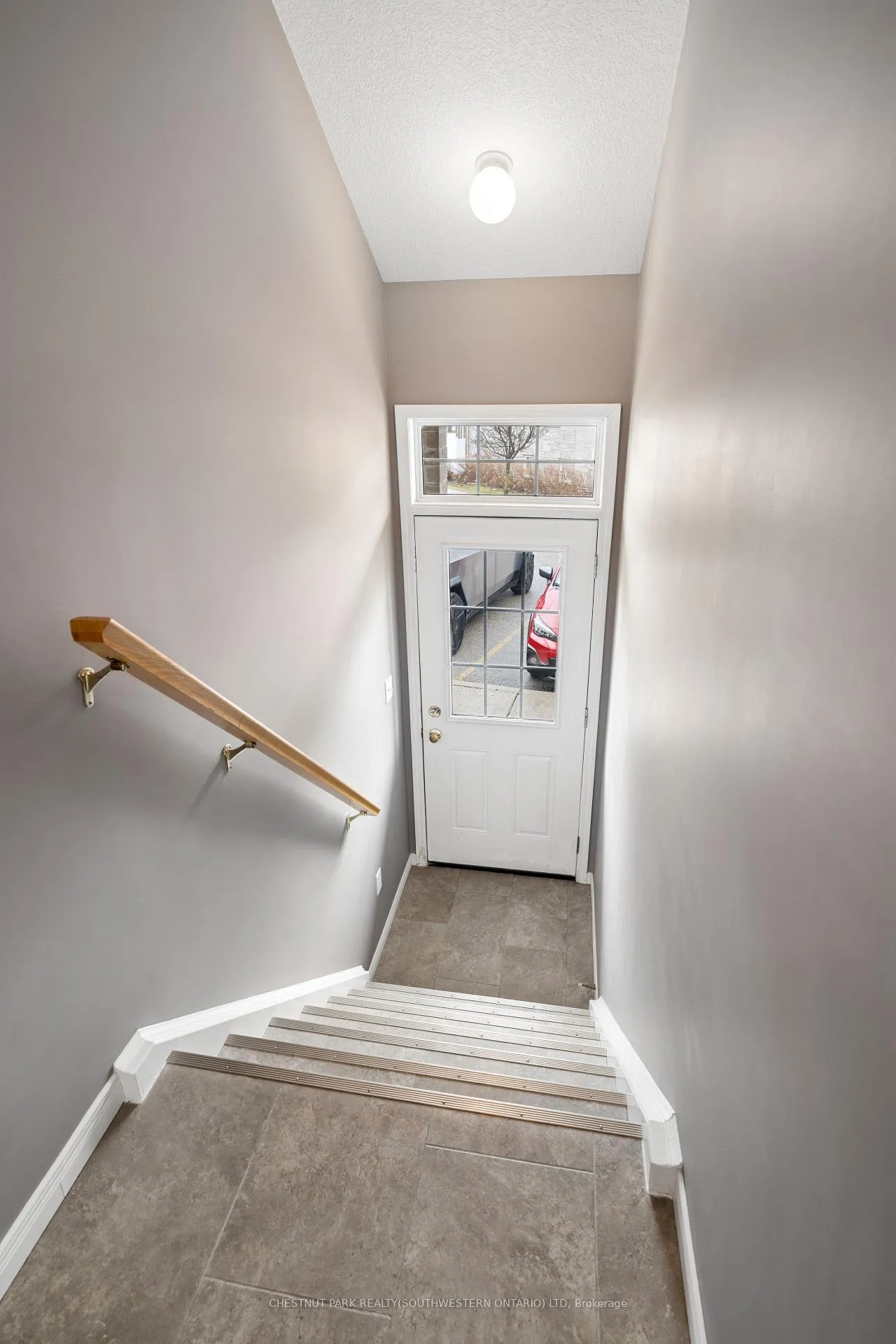 Photo 4 of Unit 1B, 240 Westmeadow Drive, Kitchener — HOMEH