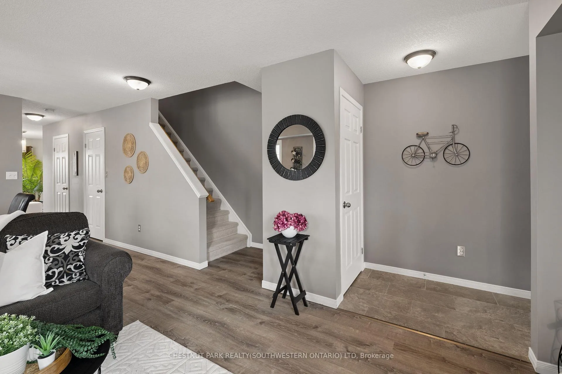 Photo 5 of Unit 1B, 240 Westmeadow Drive, Kitchener — HOMEH